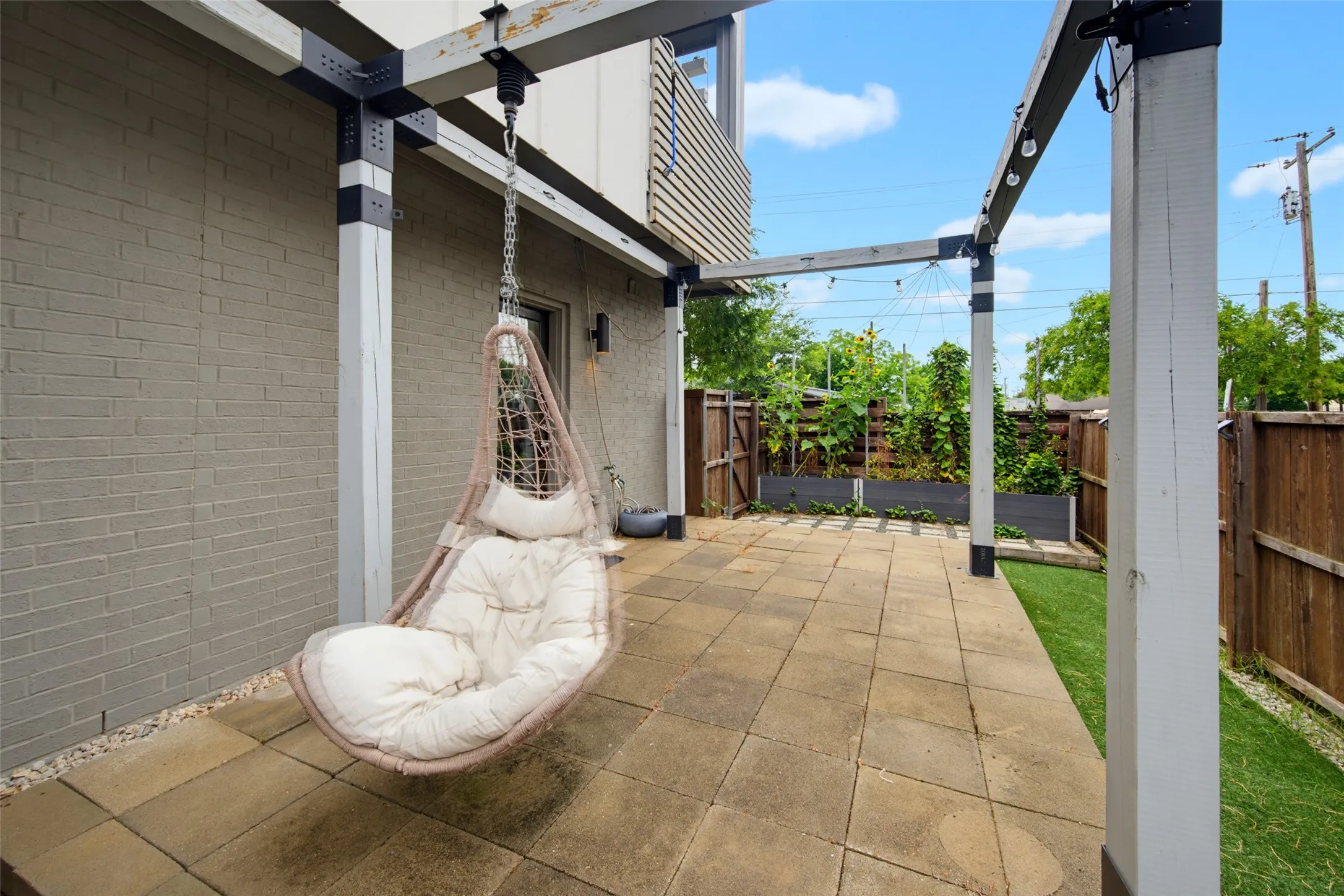 Condominium For Sale in Dallas County , 1915 Summit Avenue 1, Dallas, Texas 75206, 3 Bedroom, 3 Bathroom, 2 Garage spaces, 1,936 Sqft, built in 2015, mls#21290310, Real Estate Agent in Dallas, Homes For Sale in Dallas county, Homes For Sale in Dallas, Realtor in Dallas Texas, Real Estate Brokerage Independent Realty Texas, Luminita Cordes Realtor