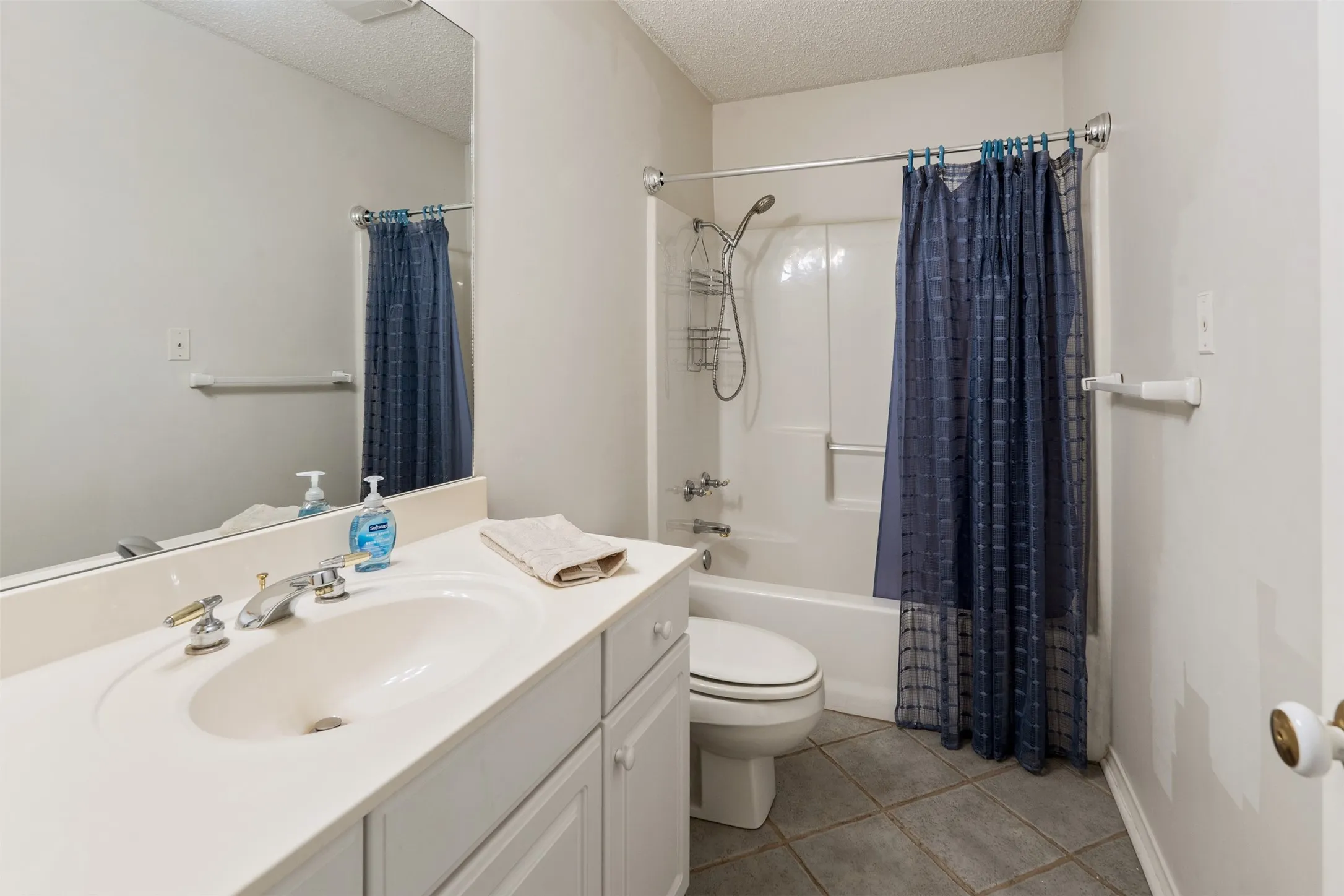 Single Family Residence For Sale in Henderson County , 49 Sunset Boulevard, Star Harbor, Texas 75148, 3 Bedroom, 3 Bathroom, 2 Garage spaces, 2,166 Sqft, built in 1993, mls#21307995, Real Estate Agent in Star Harbor, Homes For Sale in Henderson county, Homes For Sale in Star Harbor, Realtor in Star Harbor Texas, Real Estate Brokerage Independent Realty Texas, Luminita Cordes Realtor
