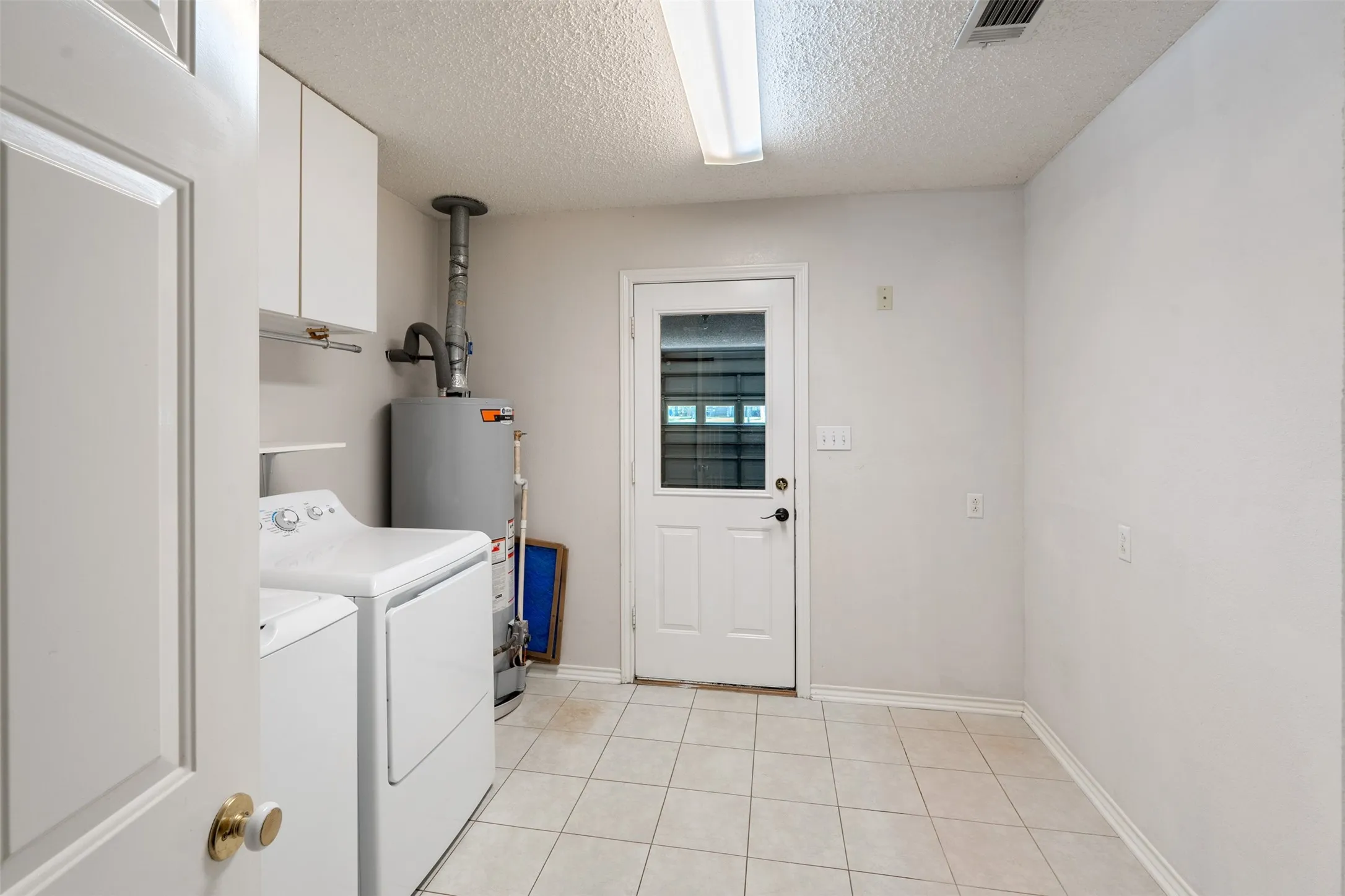 Single Family Residence For Sale in Henderson County , 49 Sunset Boulevard, Star Harbor, Texas 75148, 3 Bedroom, 3 Bathroom, 2 Garage spaces, 2,166 Sqft, built in 1993, mls#21307995, Real Estate Agent in Star Harbor, Homes For Sale in Henderson county, Homes For Sale in Star Harbor, Realtor in Star Harbor Texas, Real Estate Brokerage Independent Realty Texas, Luminita Cordes Realtor
