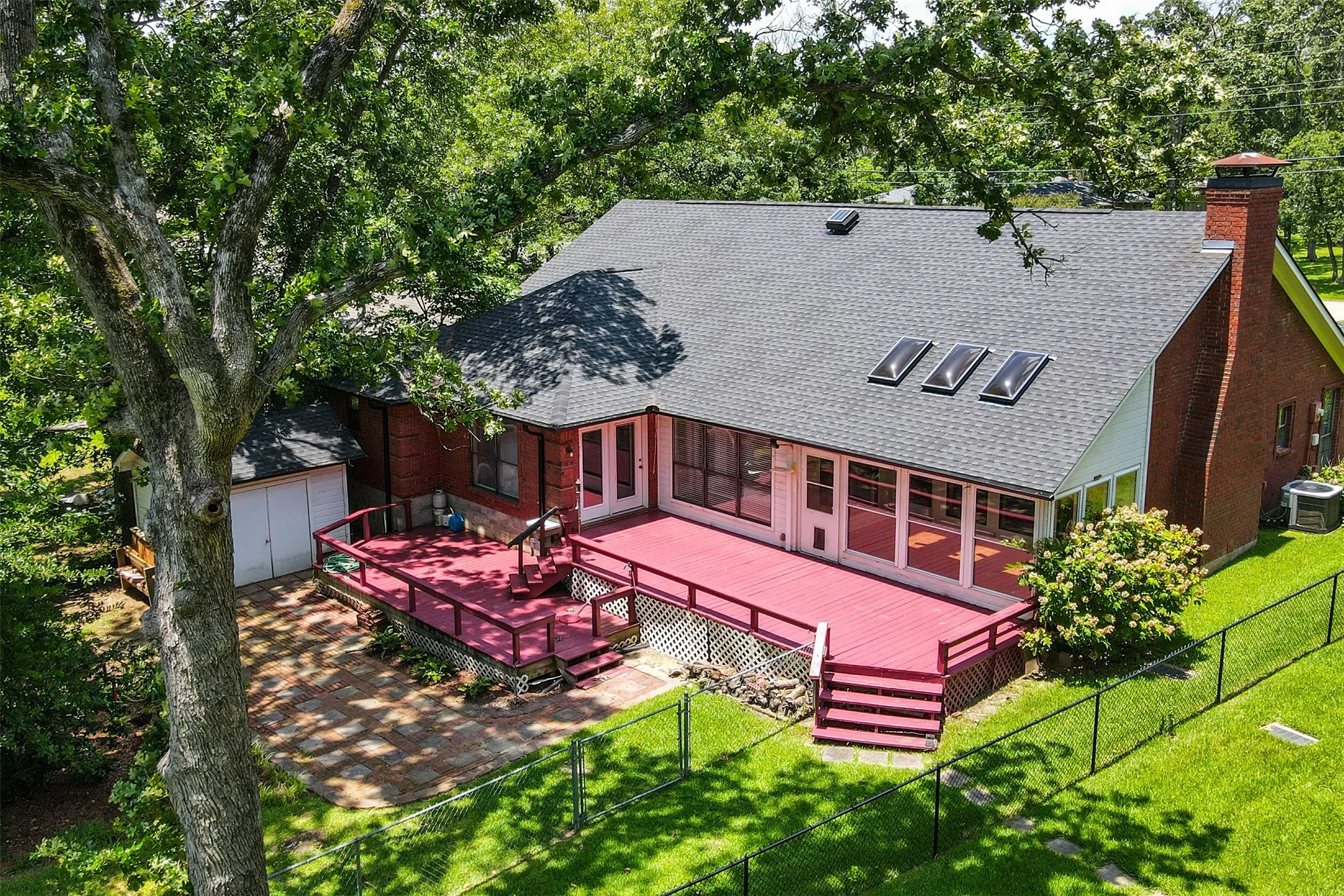 Single Family Residence For Sale in Henderson County , 49 Sunset Boulevard, Star Harbor, Texas 75148, 3 Bedroom, 3 Bathroom, 2 Garage spaces, 2,166 Sqft, built in 1993, mls#21307995, Real Estate Agent in Star Harbor, Homes For Sale in Henderson county, Homes For Sale in Star Harbor, Realtor in Star Harbor Texas, Real Estate Brokerage Independent Realty Texas, Luminita Cordes Realtor