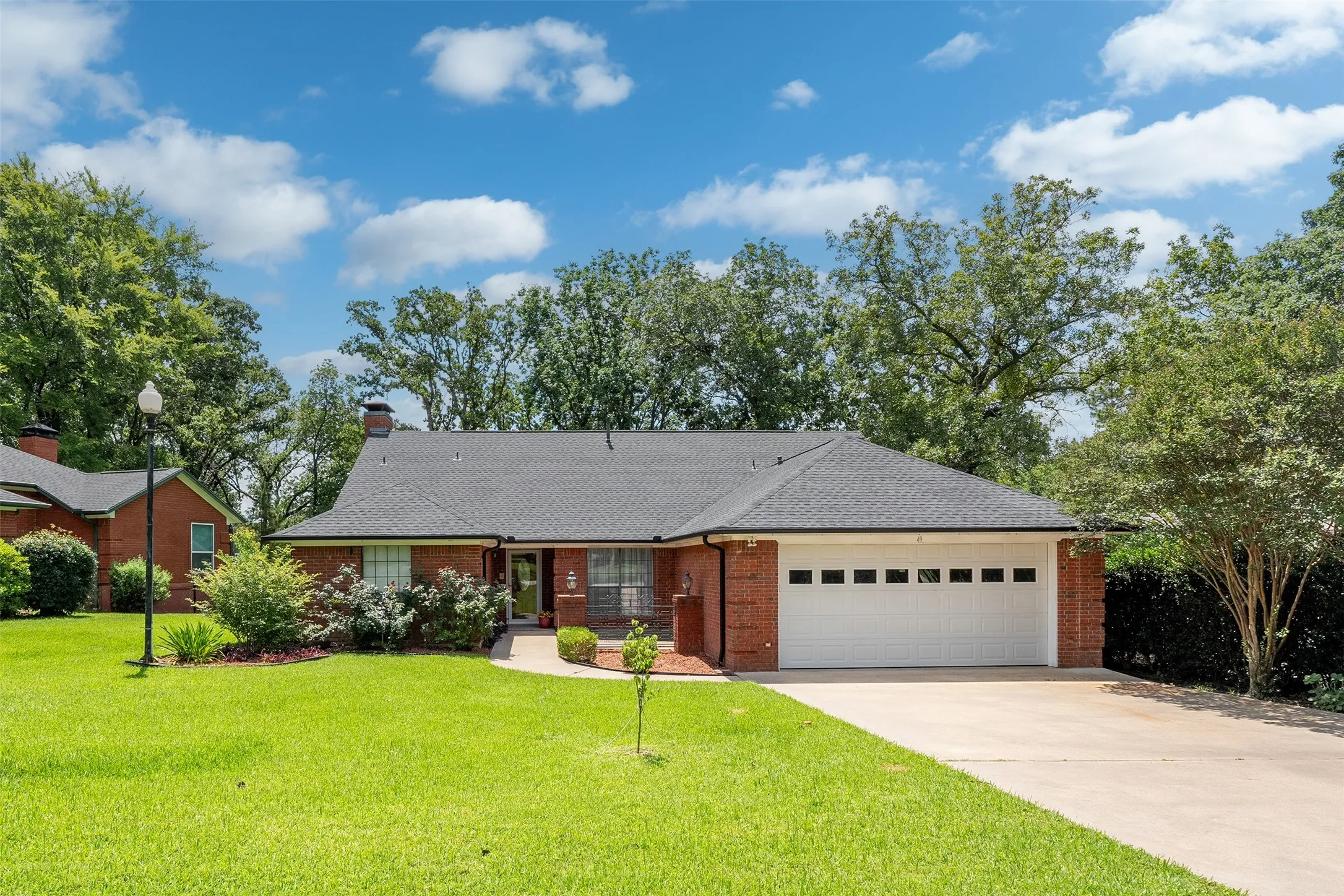 Single Family Residence For Sale in Henderson County , 49 Sunset Boulevard, Star Harbor, Texas 75148, 3 Bedroom, 3 Bathroom, 2 Garage spaces, 2,166 Sqft, built in 1993, mls#21307995, Real Estate Agent in Star Harbor, Homes For Sale in Henderson county, Homes For Sale in Star Harbor, Realtor in Star Harbor Texas, Real Estate Brokerage Independent Realty Texas, Luminita Cordes Realtor