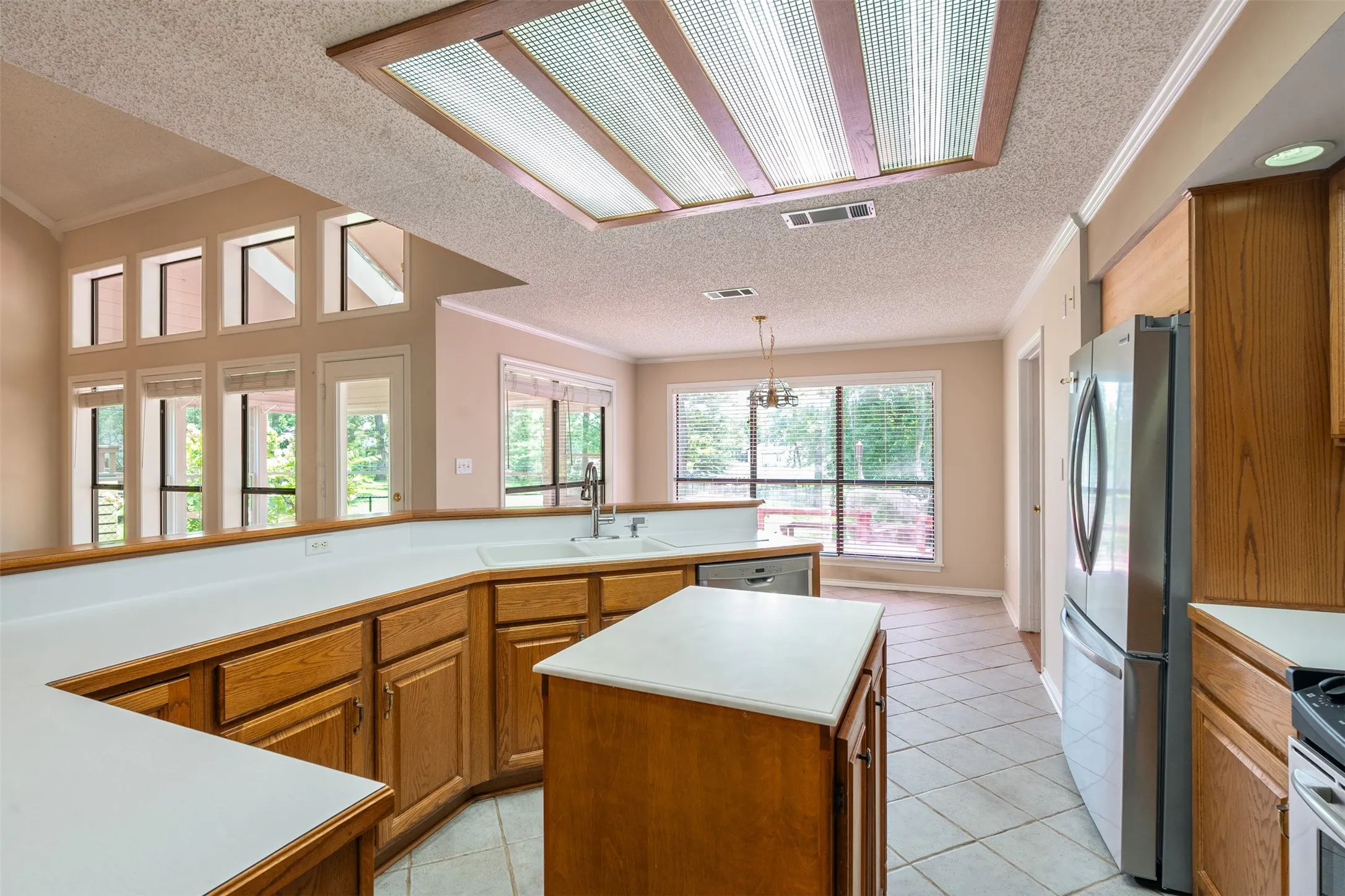 Single Family Residence For Sale in Henderson County , 49 Sunset Boulevard, Star Harbor, Texas 75148, 3 Bedroom, 3 Bathroom, 2 Garage spaces, 2,166 Sqft, built in 1993, mls#21307995, Real Estate Agent in Star Harbor, Homes For Sale in Henderson county, Homes For Sale in Star Harbor, Realtor in Star Harbor Texas, Real Estate Brokerage Independent Realty Texas, Luminita Cordes Realtor