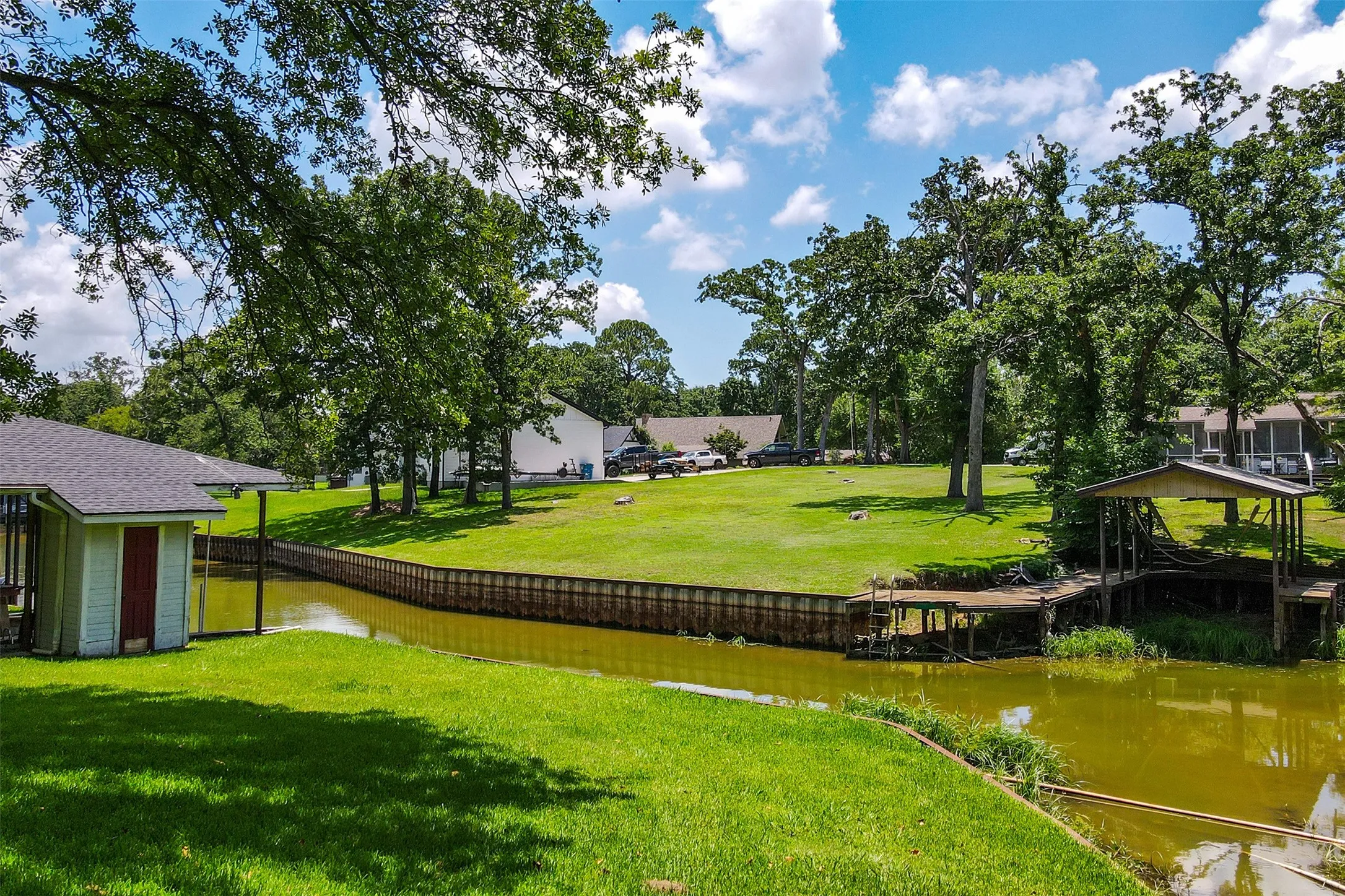 Single Family Residence For Sale in Henderson County , 49 Sunset Boulevard, Star Harbor, Texas 75148, 3 Bedroom, 3 Bathroom, 2 Garage spaces, 2,166 Sqft, built in 1993, mls#21307995, Real Estate Agent in Star Harbor, Homes For Sale in Henderson county, Homes For Sale in Star Harbor, Realtor in Star Harbor Texas, Real Estate Brokerage Independent Realty Texas, Luminita Cordes Realtor