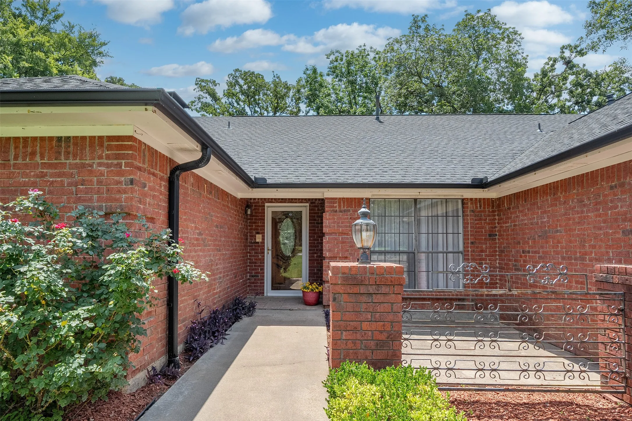 Single Family Residence For Sale in Henderson County , 49 Sunset Boulevard, Star Harbor, Texas 75148, 3 Bedroom, 3 Bathroom, 2 Garage spaces, 2,166 Sqft, built in 1993, mls#21307995, Real Estate Agent in Star Harbor, Homes For Sale in Henderson county, Homes For Sale in Star Harbor, Realtor in Star Harbor Texas, Real Estate Brokerage Independent Realty Texas, Luminita Cordes Realtor