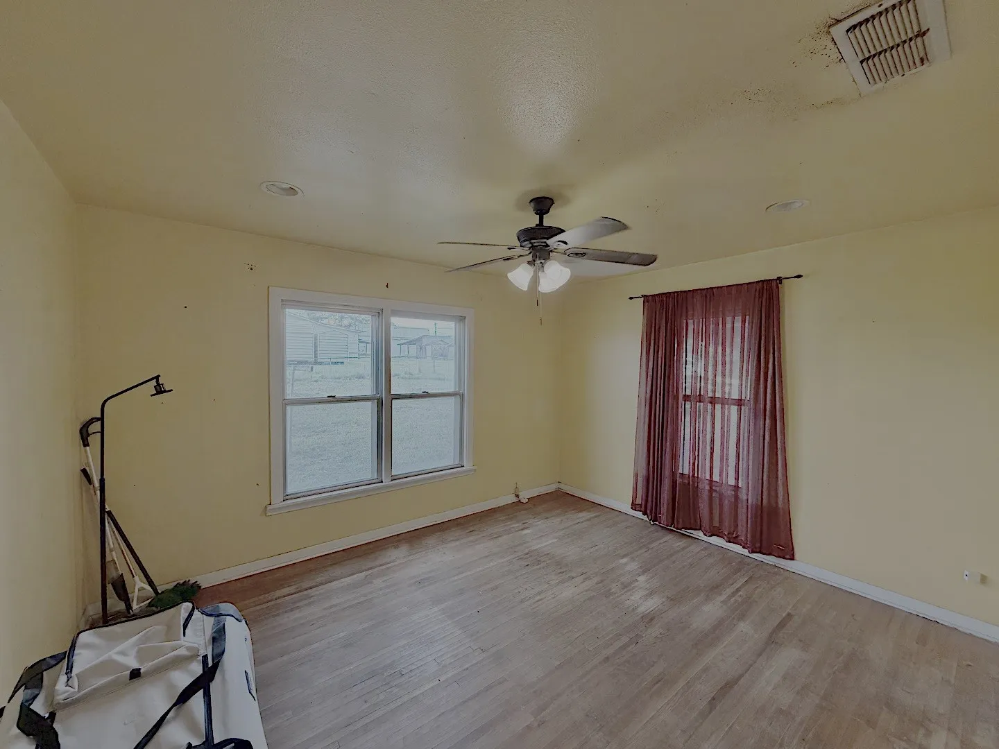 Single Family Residence For Sale in Morris County , 870 US Highway 259 S, Daingerfield, Texas 75638, 3 Bedrooms, 1 Bathroom, Garage spaces, 1,592 Sqft, built in 1952, Price $94,900, mls#21308152, Real Estate Agent in Daingerfield, Homes For Sale in Morris county, Homes For Sale in Daingerfield, Realtor in Daingerfield Texas, Real Estate Brokerage Independent Realty Texas, Luminita Cordes Realtor