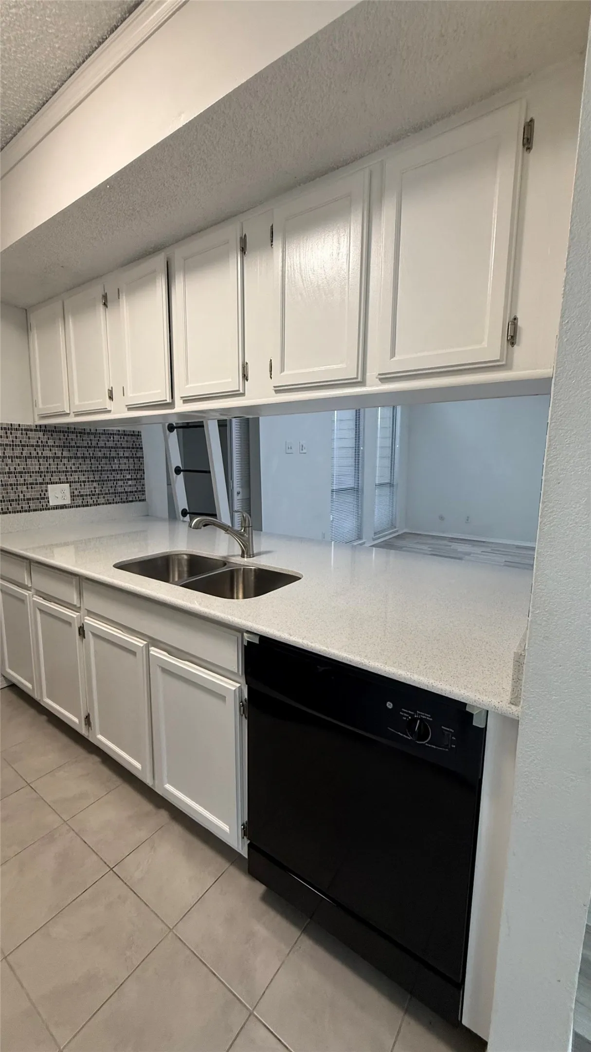 Condominium For Sale in Dallas County , 5750 Phoenix Drive 4, Dallas, Texas 75231, 1 Bedroom, 1 Bathroom, Garage spaces, 817 Sqft, built in 1981, Price $131,000, mls#21307753, Real Estate Agent in Dallas, Homes For Sale in Dallas county, Homes For Sale in Dallas, Realtor in Dallas Texas, Real Estate Brokerage Independent Realty Texas, Luminita Cordes Realtor