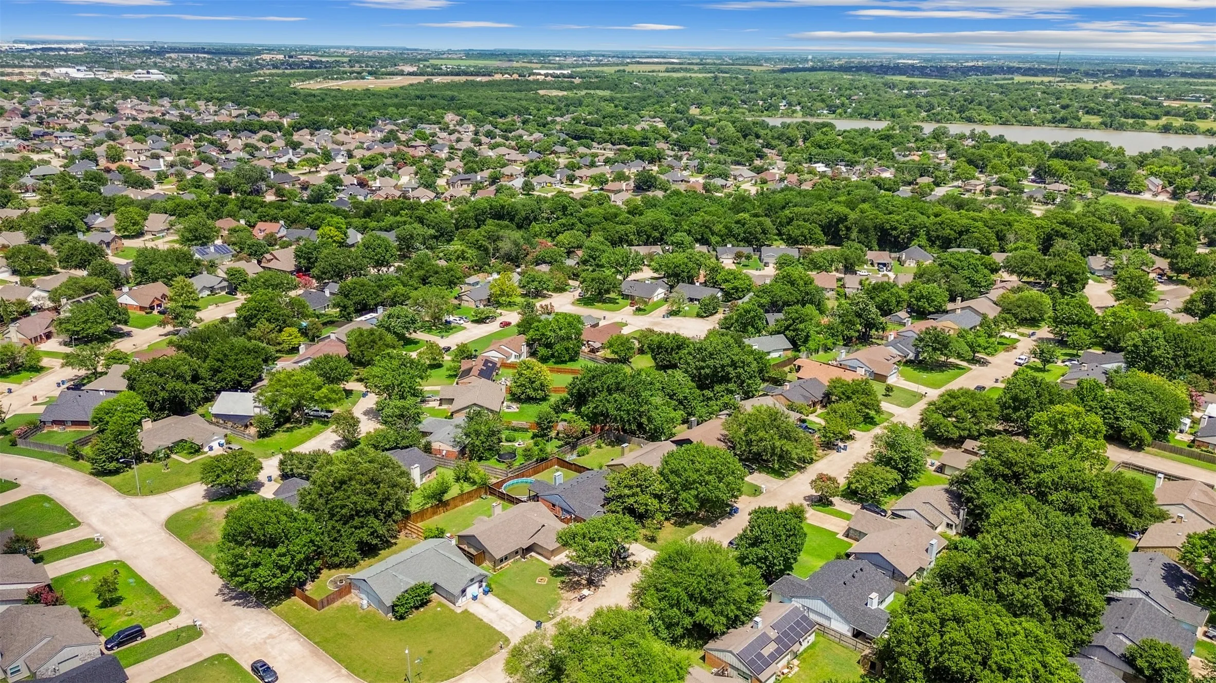 Single Family Residence For Sale in Rockwall County , 212 Mapleridge Drive, Rockwall, Texas 75032, 3 Bedroom, 2 Bathroom, 2 Garage spaces, 1,247 Sqft, built in 1985, mls#21290301, Real Estate Agent in Rockwall, Homes For Sale in Rockwall county, Homes For Sale in Rockwall, Realtor in Rockwall Texas, Real Estate Brokerage Independent Realty Texas, Luminita Cordes Realtor