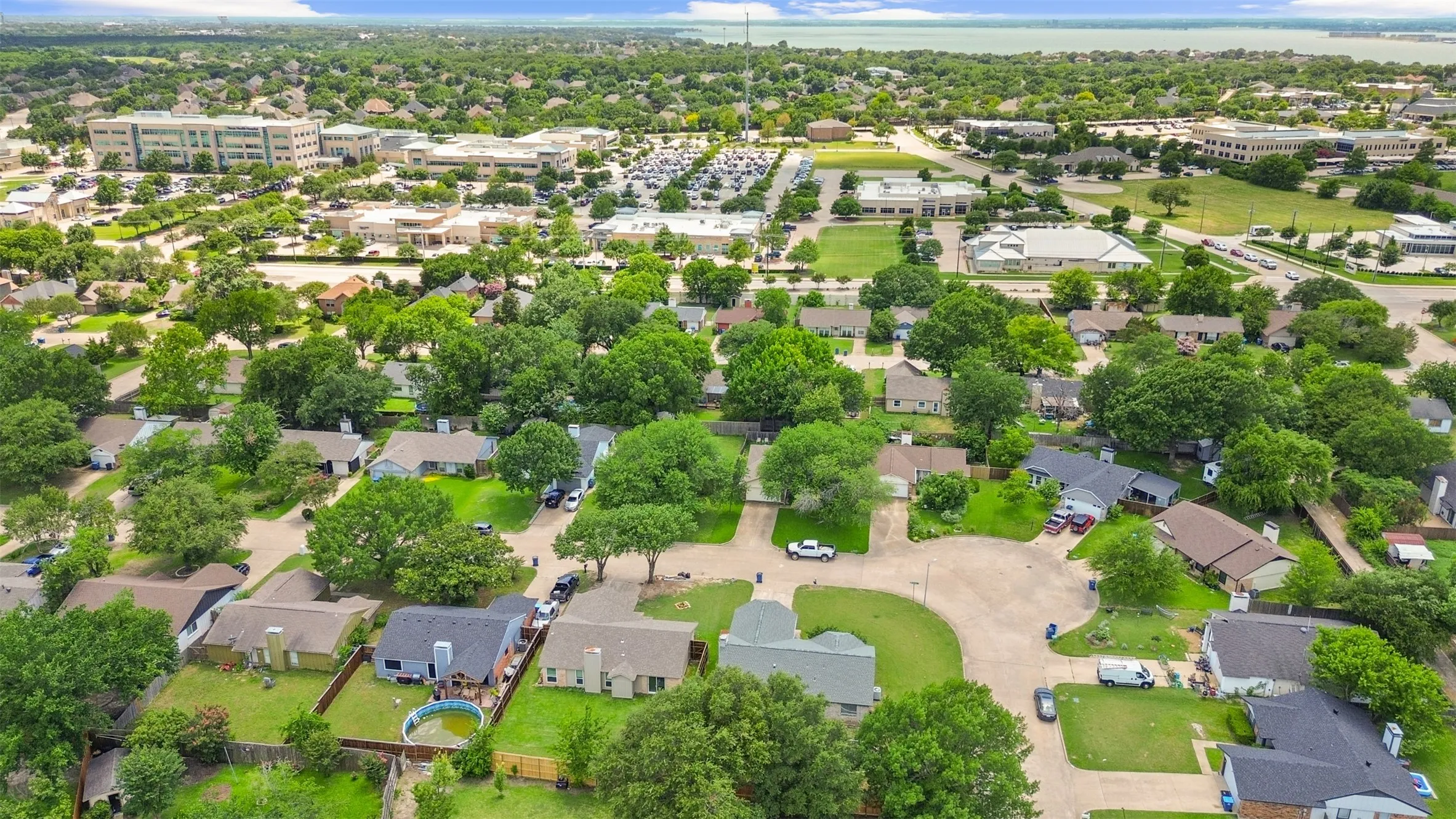 Single Family Residence For Sale in Rockwall County , 212 Mapleridge Drive, Rockwall, Texas 75032, 3 Bedroom, 2 Bathroom, 2 Garage spaces, 1,247 Sqft, built in 1985, mls#21290301, Real Estate Agent in Rockwall, Homes For Sale in Rockwall county, Homes For Sale in Rockwall, Realtor in Rockwall Texas, Real Estate Brokerage Independent Realty Texas, Luminita Cordes Realtor