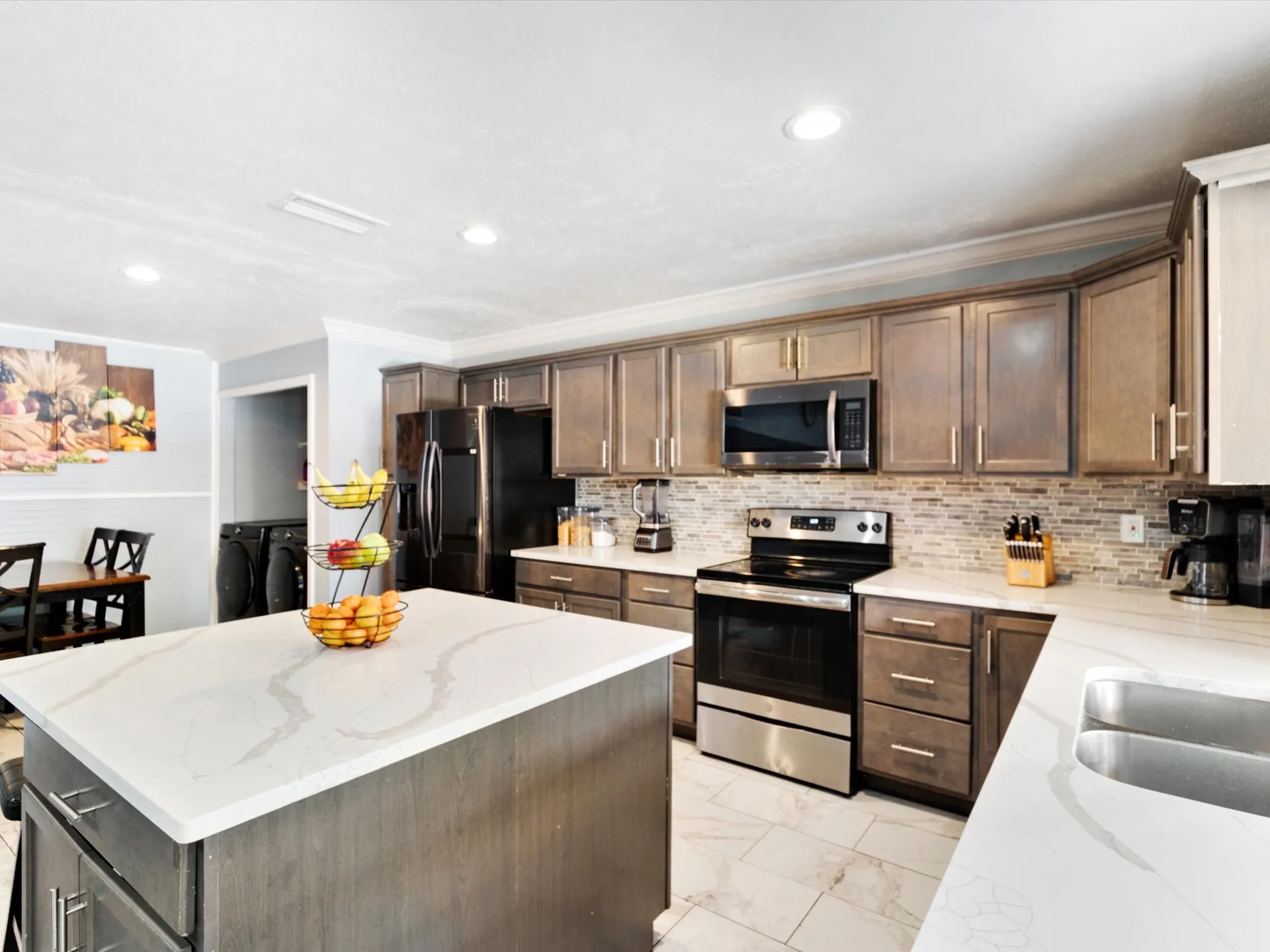 Single Family Residence For Sale in Dallas County , 7232 Long Canyon Trail, Dallas, Texas 75249, 4 Bedroom, 2 Bathroom, Garage spaces, 1,760 Sqft, built in 1977, mls#21308156, Real Estate Agent in Dallas, Homes For Sale in Dallas county, Homes For Sale in Dallas, Realtor in Dallas Texas, Real Estate Brokerage Independent Realty Texas, Luminita Cordes Realtor