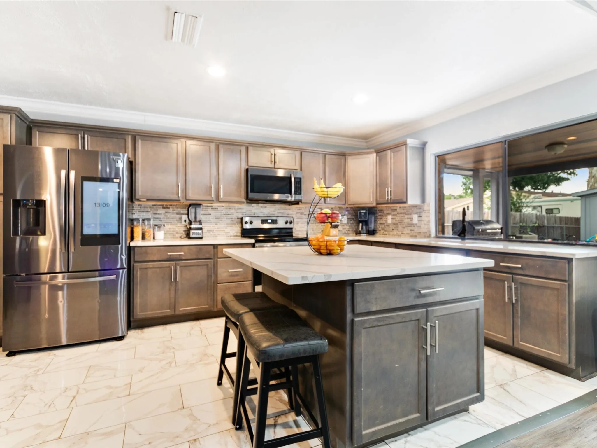 Single Family Residence For Sale in Dallas County , 7232 Long Canyon Trail, Dallas, Texas 75249, 4 Bedroom, 2 Bathroom, Garage spaces, 1,760 Sqft, built in 1977, mls#21308156, Real Estate Agent in Dallas, Homes For Sale in Dallas county, Homes For Sale in Dallas, Realtor in Dallas Texas, Real Estate Brokerage Independent Realty Texas, Luminita Cordes Realtor