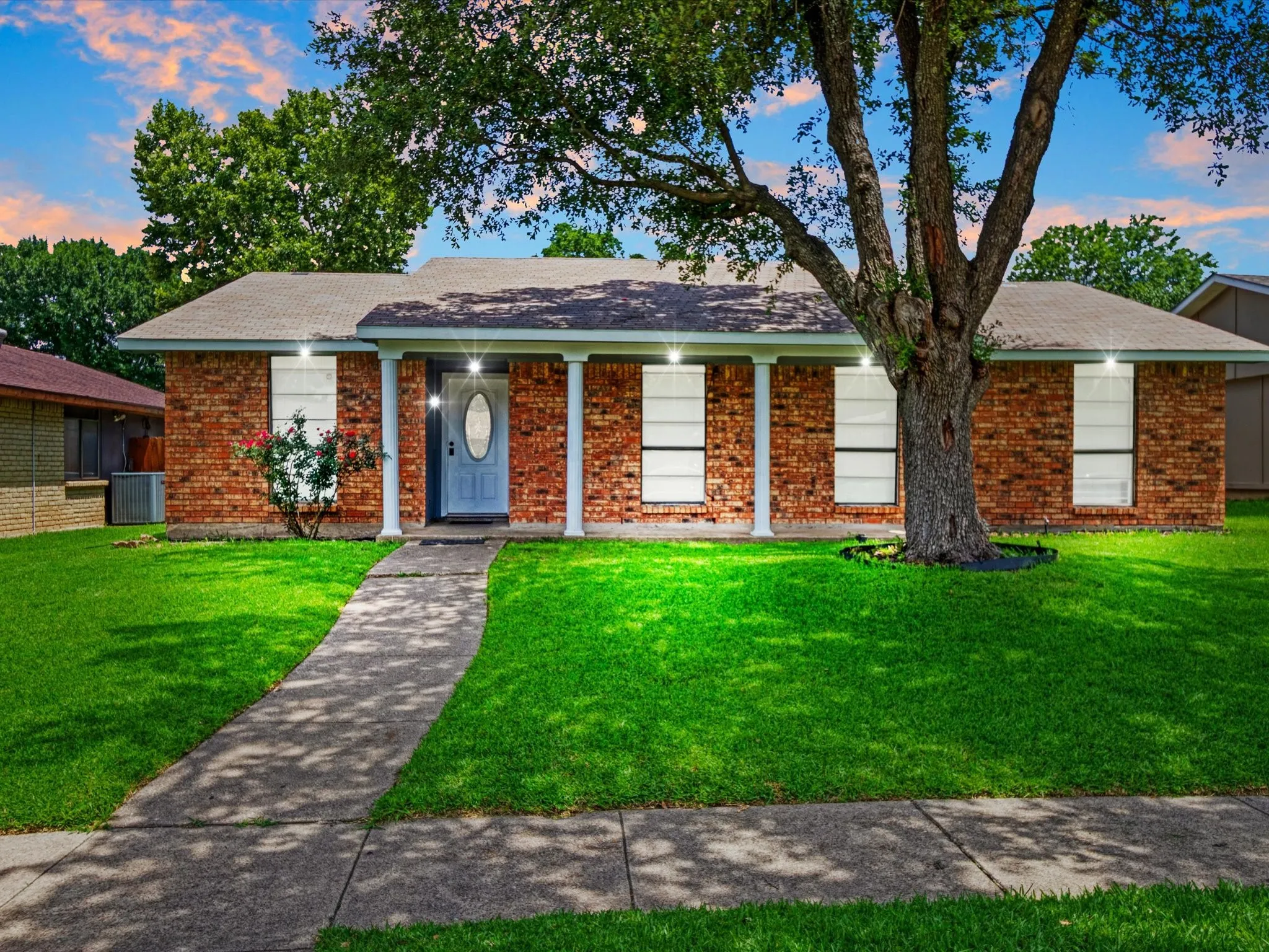 Single Family Residence For Sale in Dallas County , 7232 Long Canyon Trail, Dallas, Texas 75249, 4 Bedroom, 2 Bathroom, Garage spaces, 1,760 Sqft, built in 1977, mls#21308156, Real Estate Agent in Dallas, Homes For Sale in Dallas county, Homes For Sale in Dallas, Realtor in Dallas Texas, Real Estate Brokerage Independent Realty Texas, Luminita Cordes Realtor