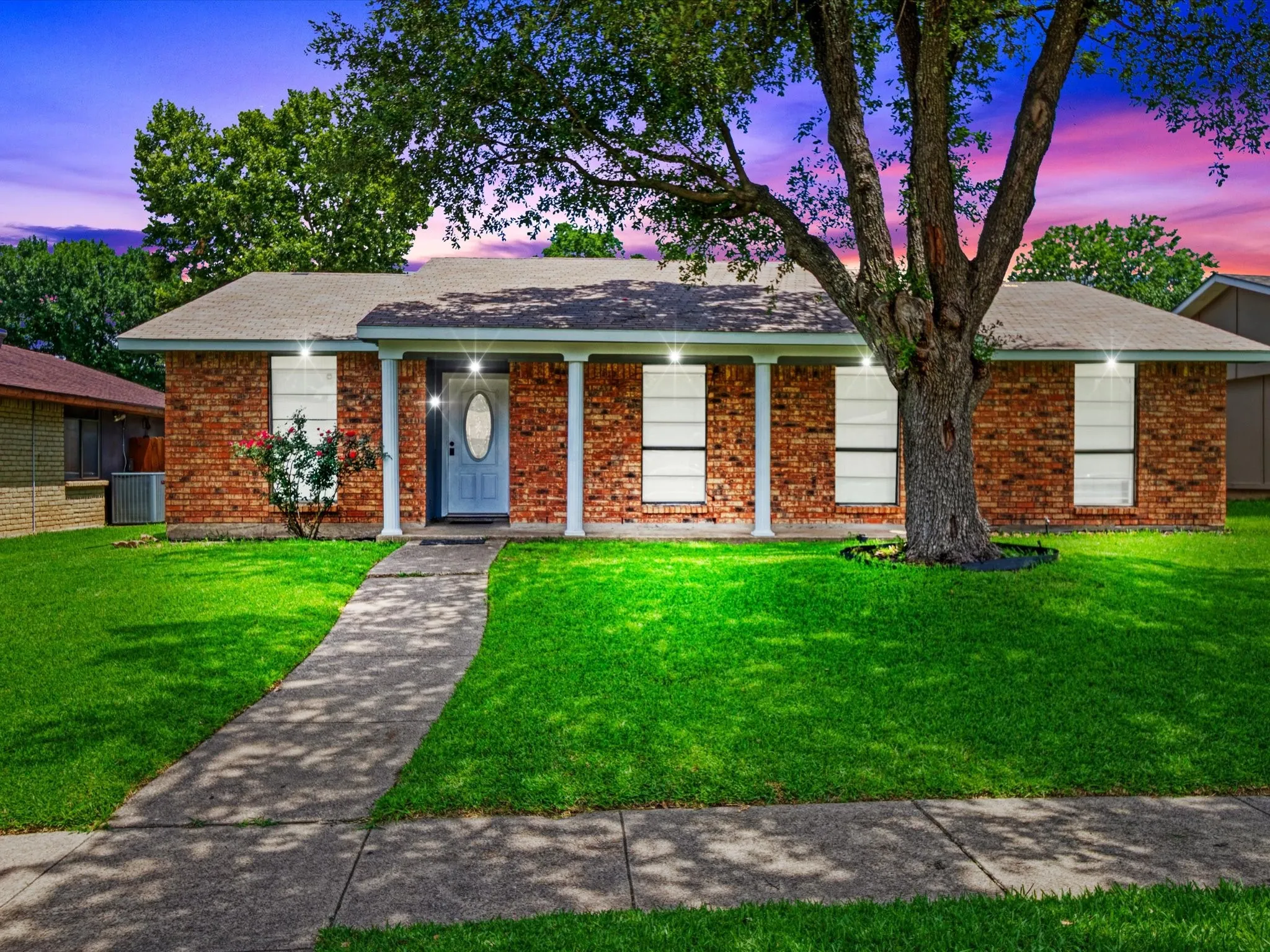 Single Family Residence For Sale in Dallas County , 7232 Long Canyon Trail, Dallas, Texas 75249, 4 Bedroom, 2 Bathroom, Garage spaces, 1,760 Sqft, built in 1977, mls#21308156, Real Estate Agent in Dallas, Homes For Sale in Dallas county, Homes For Sale in Dallas, Realtor in Dallas Texas, Real Estate Brokerage Independent Realty Texas, Luminita Cordes Realtor
