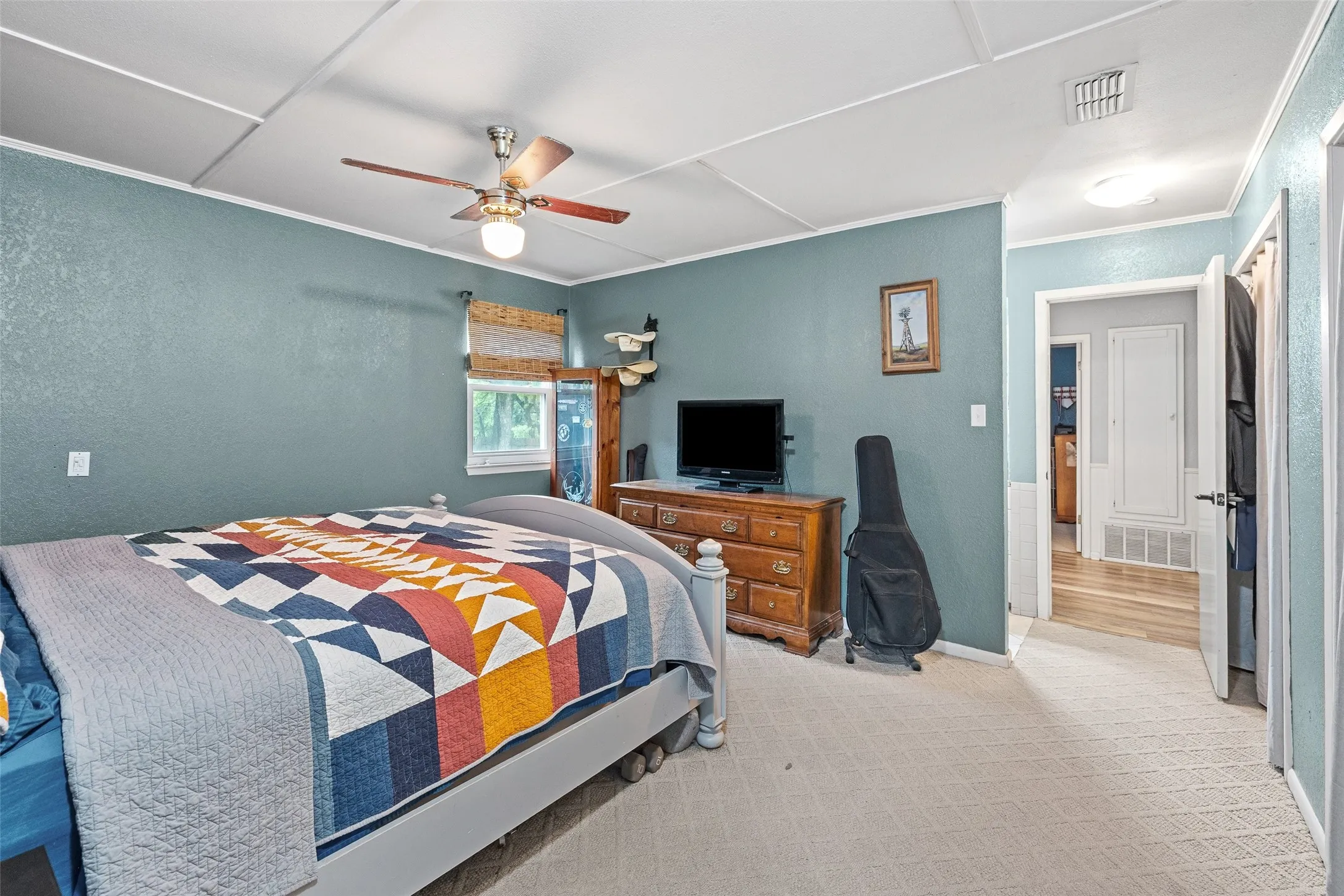 Single Family Residence For Sale in Hood County , 4111 Davis Road, Granbury, Texas 76049, 3 Bedroom, 2 Bathroom, 2 Garage spaces, 1,456 Sqft, built in 1978, mls#21308158, Real Estate Agent in Granbury, Homes For Sale in Hood county, Homes For Sale in Granbury, Realtor in Granbury Texas, Real Estate Brokerage Independent Realty Texas, Luminita Cordes Realtor