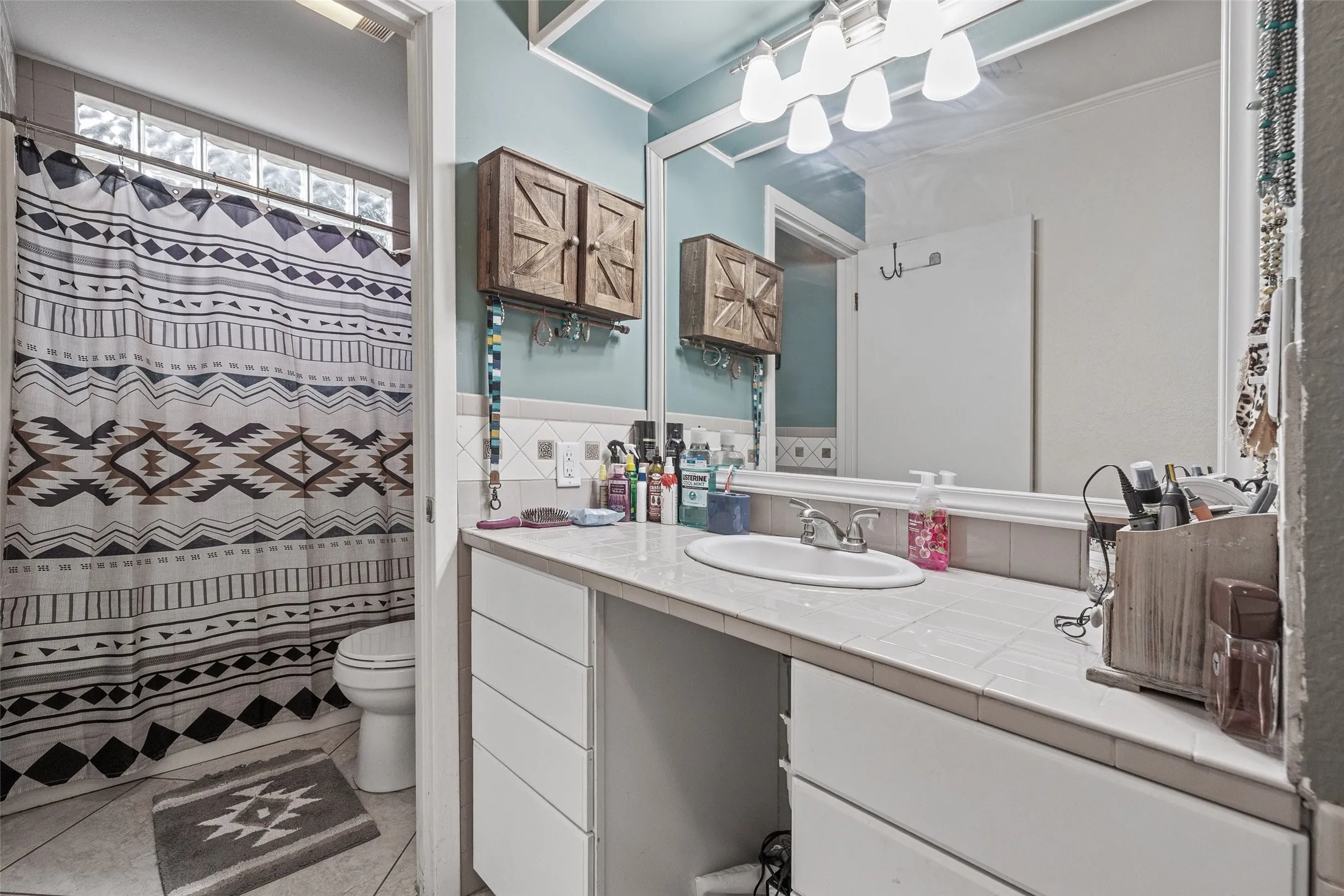 Single Family Residence For Sale in Hood County , 4111 Davis Road, Granbury, Texas 76049, 3 Bedroom, 2 Bathroom, 2 Garage spaces, 1,456 Sqft, built in 1978, mls#21308158, Real Estate Agent in Granbury, Homes For Sale in Hood county, Homes For Sale in Granbury, Realtor in Granbury Texas, Real Estate Brokerage Independent Realty Texas, Luminita Cordes Realtor
