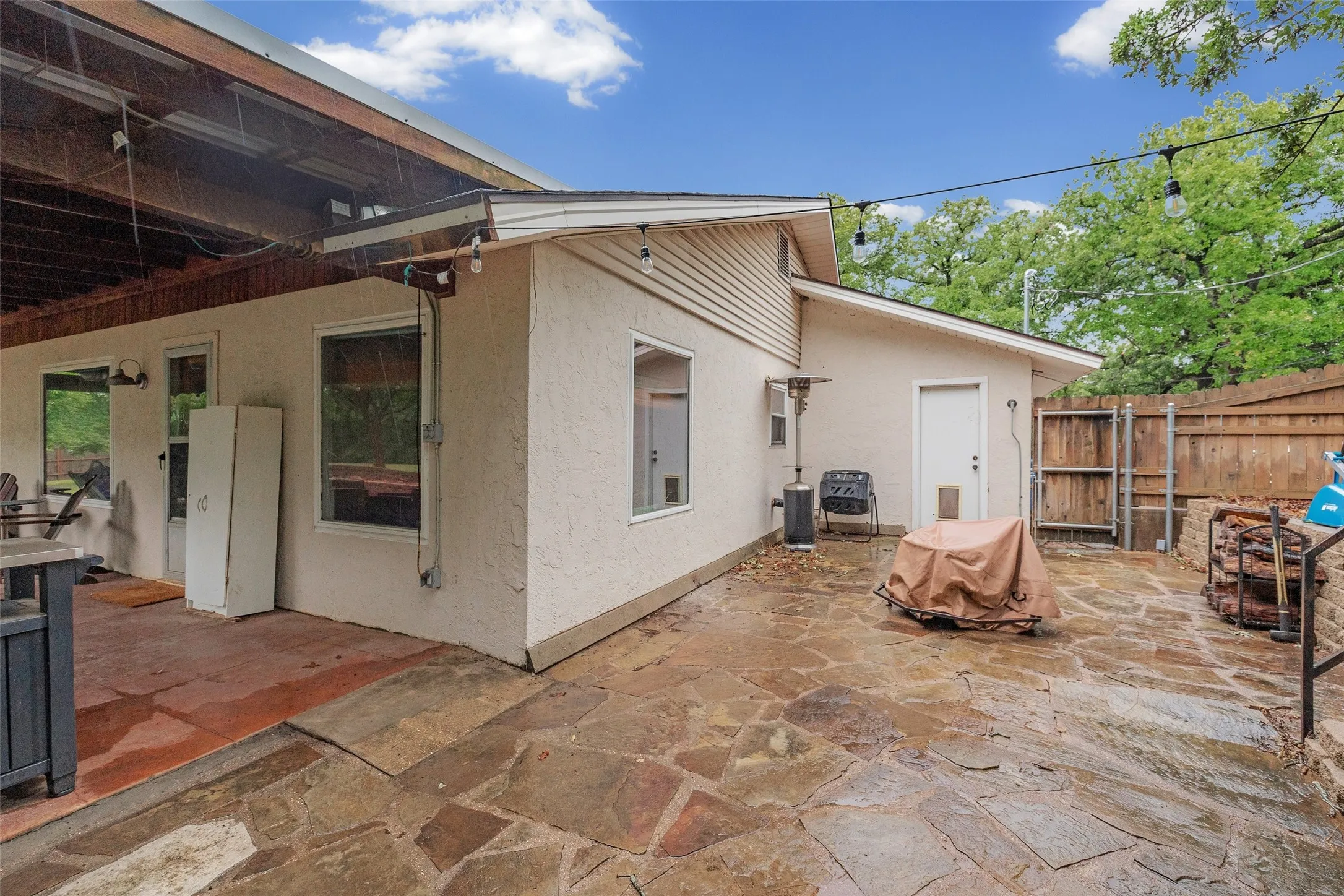 Single Family Residence For Sale in Hood County , 4111 Davis Road, Granbury, Texas 76049, 3 Bedroom, 2 Bathroom, 2 Garage spaces, 1,456 Sqft, built in 1978, mls#21308158, Real Estate Agent in Granbury, Homes For Sale in Hood county, Homes For Sale in Granbury, Realtor in Granbury Texas, Real Estate Brokerage Independent Realty Texas, Luminita Cordes Realtor