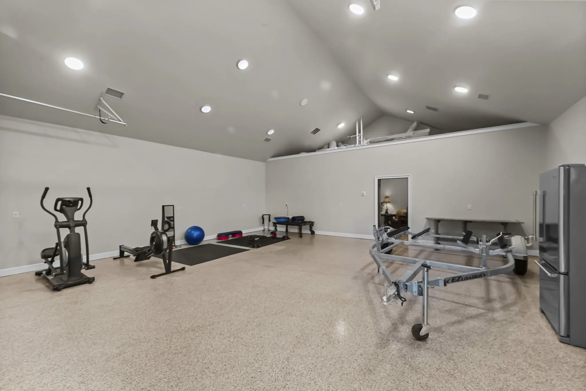 Workout room/ secondary garage