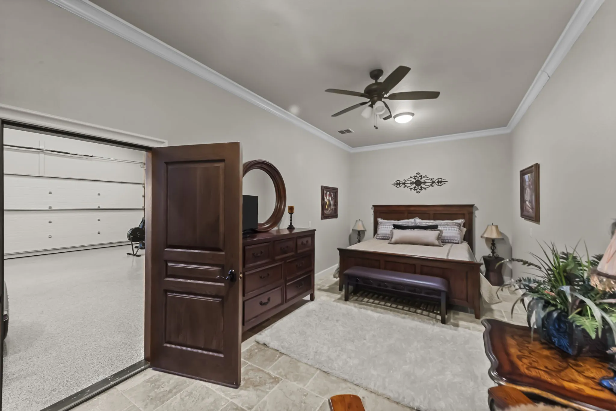 Separate guest quarters