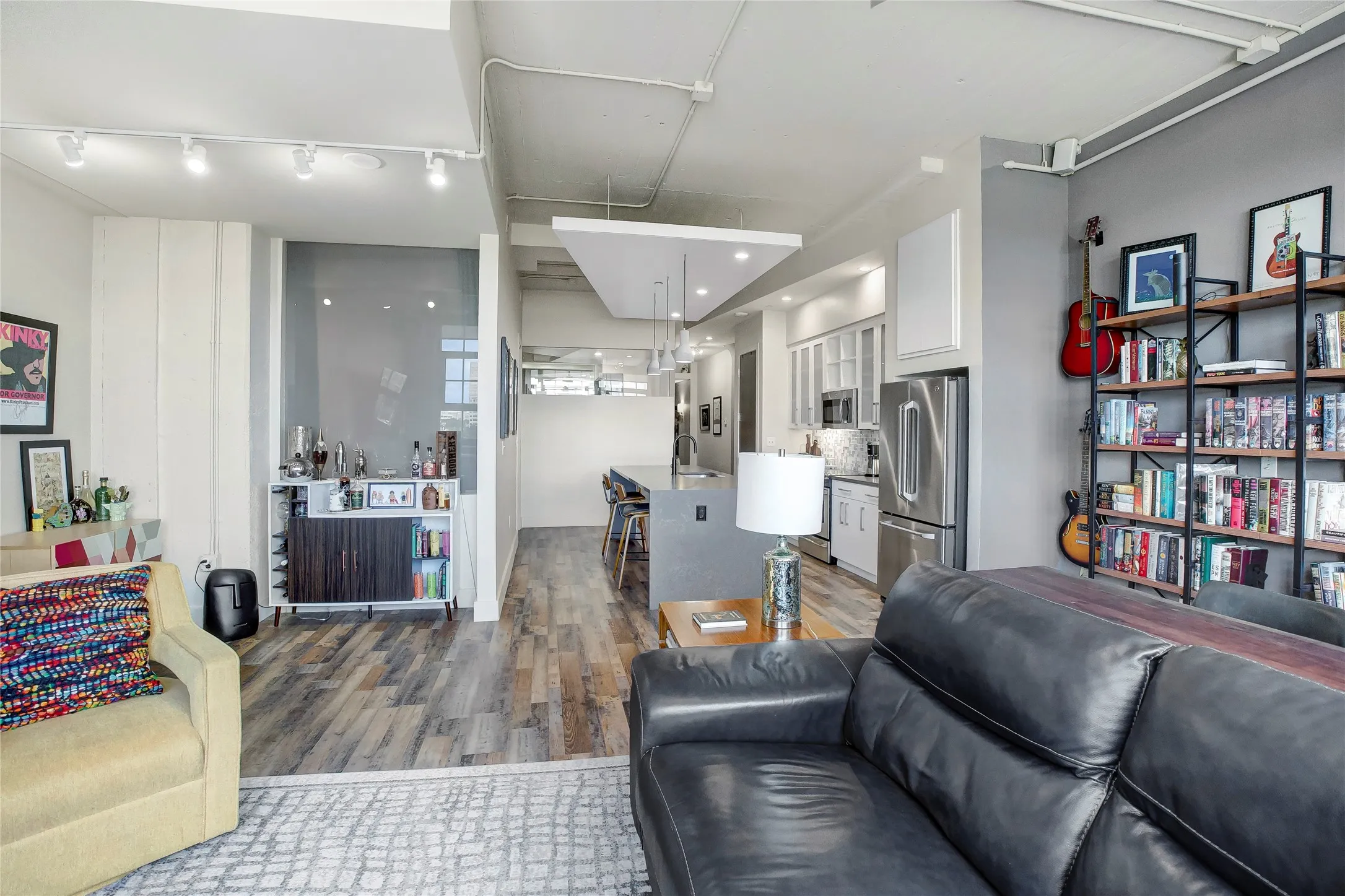 Condominium For Sale in Tarrant County , 2600 W 7th Street 2454, Fort Worth, Texas 76107, 2 Bedrooms, 2 Bathrooms, 2 Garage spaces, 1,536 Sqft, built in 1928, Price $485,000, mls#21307399, Real Estate Agent in Fort Worth, Homes For Sale in Tarrant county, Homes For Sale in Fort Worth, Realtor in Fort Worth Texas, Real Estate Brokerage Independent Realty Texas, Luminita Cordes Realtor