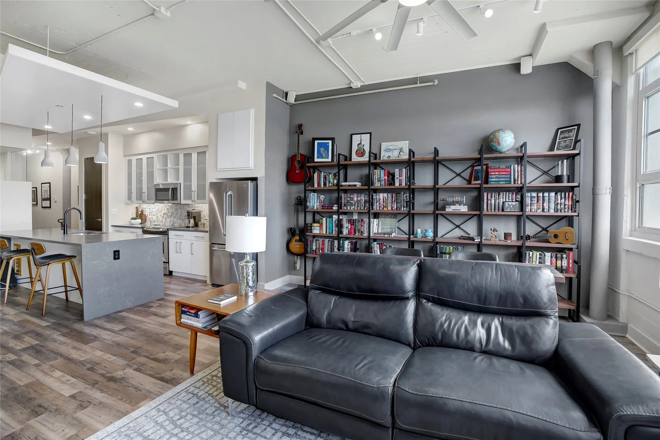 Condominium For Sale in Tarrant County , 2600 W 7th Street 2454, Fort Worth, Texas 76107, 2 Bedrooms, 2 Bathrooms, 2 Garage spaces, 1,536 Sqft, built in 1928, Price $485,000, mls#21307399, Real Estate Agent in Fort Worth, Homes For Sale in Tarrant county, Homes For Sale in Fort Worth, Realtor in Fort Worth Texas, Real Estate Brokerage Independent Realty Texas, Luminita Cordes Realtor