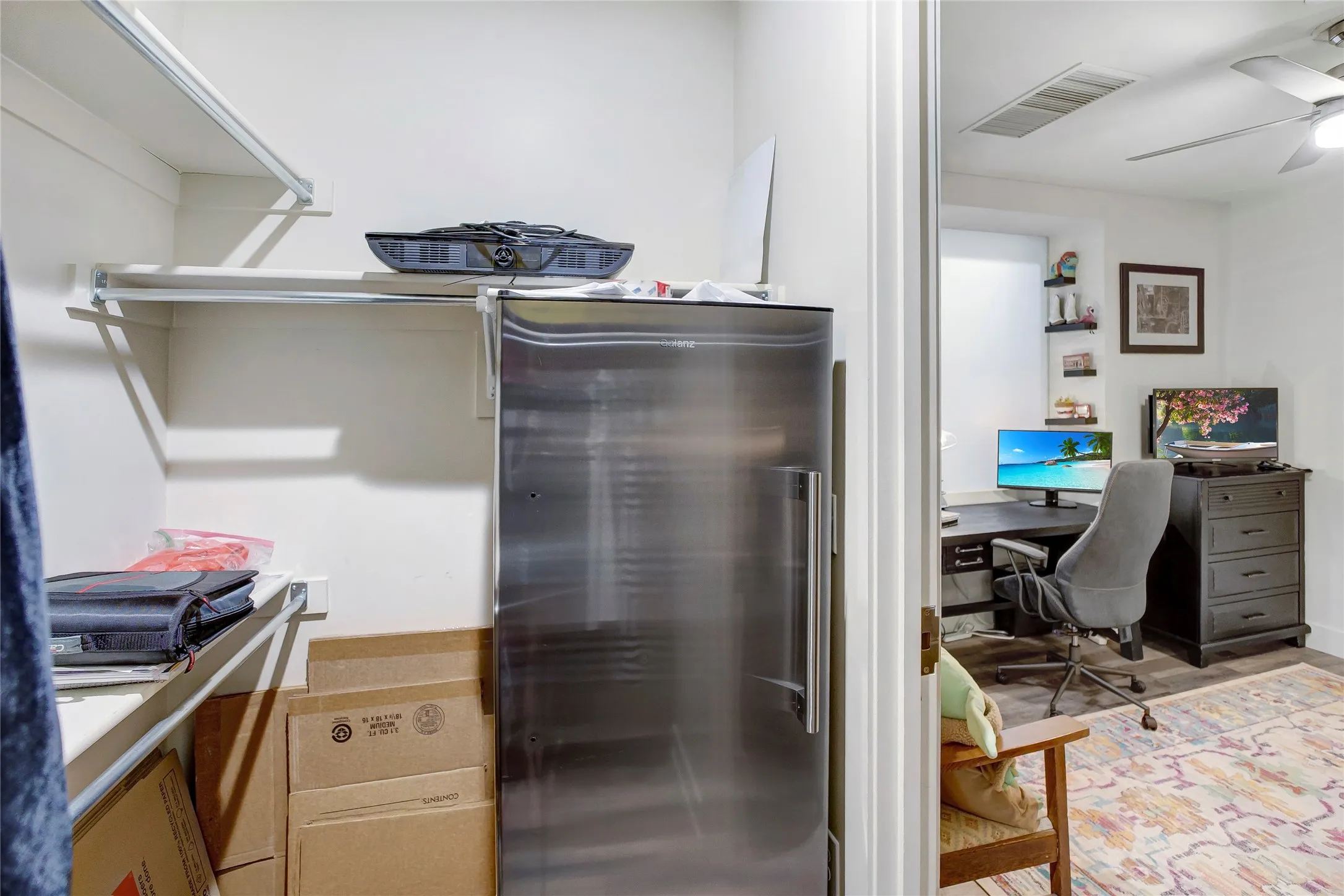 Condominium For Sale in Tarrant County , 2600 W 7th Street 2454, Fort Worth, Texas 76107, 2 Bedrooms, 2 Bathrooms, 2 Garage spaces, 1,536 Sqft, built in 1928, Price $485,000, mls#21307399, Real Estate Agent in Fort Worth, Homes For Sale in Tarrant county, Homes For Sale in Fort Worth, Realtor in Fort Worth Texas, Real Estate Brokerage Independent Realty Texas, Luminita Cordes Realtor