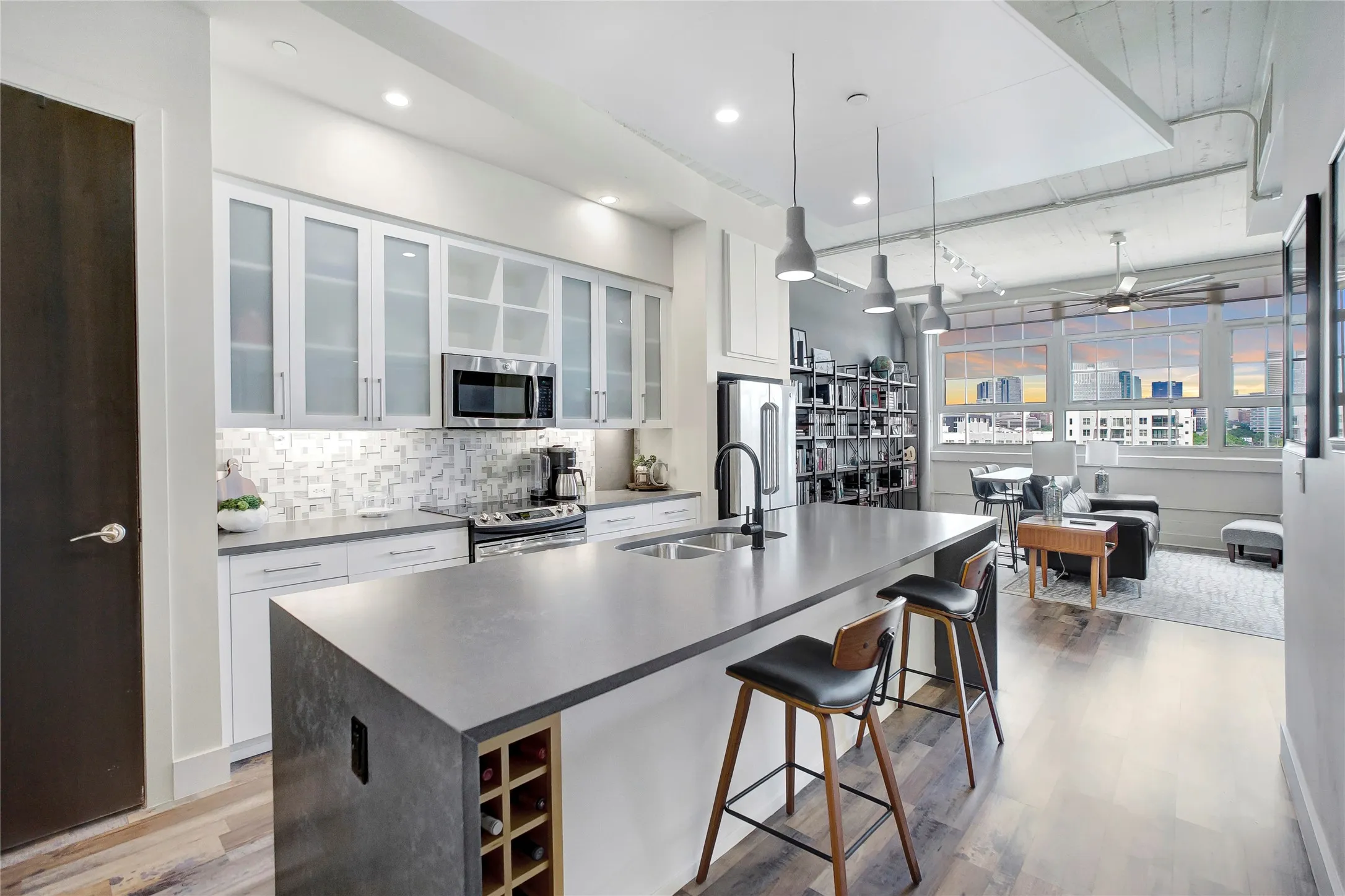 Condominium For Sale in Tarrant County , 2600 W 7th Street 2454, Fort Worth, Texas 76107, 2 Bedrooms, 2 Bathrooms, 2 Garage spaces, 1,536 Sqft, built in 1928, Price $485,000, mls#21307399, Real Estate Agent in Fort Worth, Homes For Sale in Tarrant county, Homes For Sale in Fort Worth, Realtor in Fort Worth Texas, Real Estate Brokerage Independent Realty Texas, Luminita Cordes Realtor