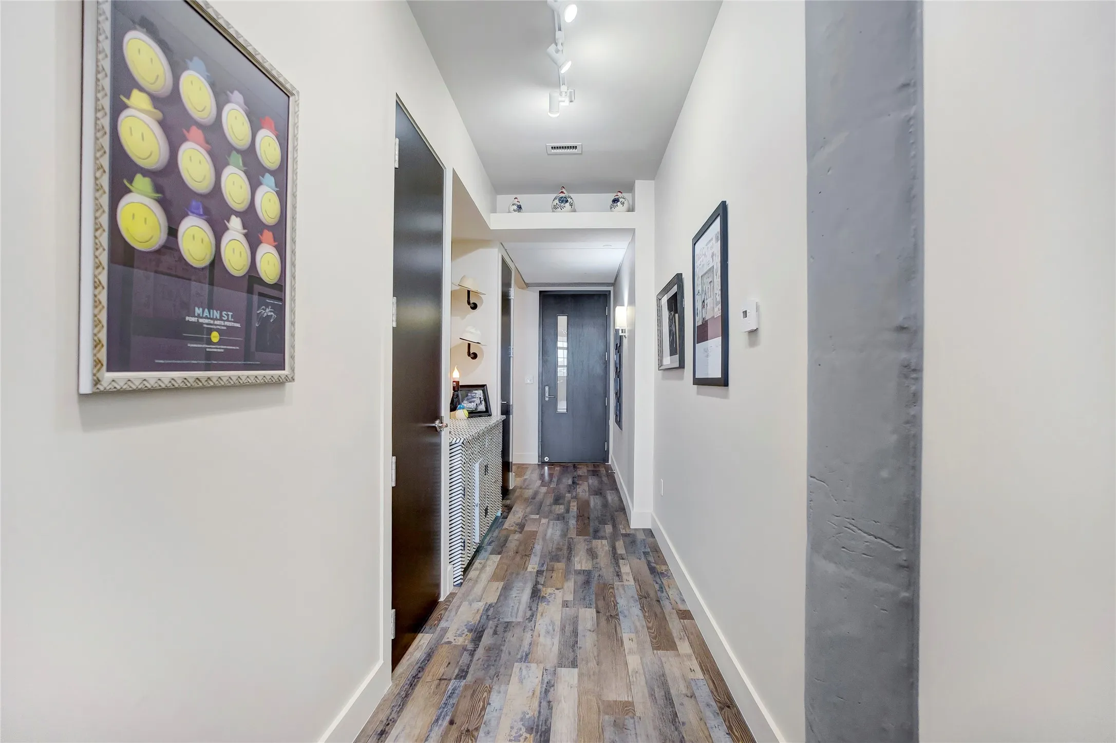 Condominium For Sale in Tarrant County , 2600 W 7th Street 2454, Fort Worth, Texas 76107, 2 Bedrooms, 2 Bathrooms, 2 Garage spaces, 1,536 Sqft, built in 1928, Price $485,000, mls#21307399, Real Estate Agent in Fort Worth, Homes For Sale in Tarrant county, Homes For Sale in Fort Worth, Realtor in Fort Worth Texas, Real Estate Brokerage Independent Realty Texas, Luminita Cordes Realtor
