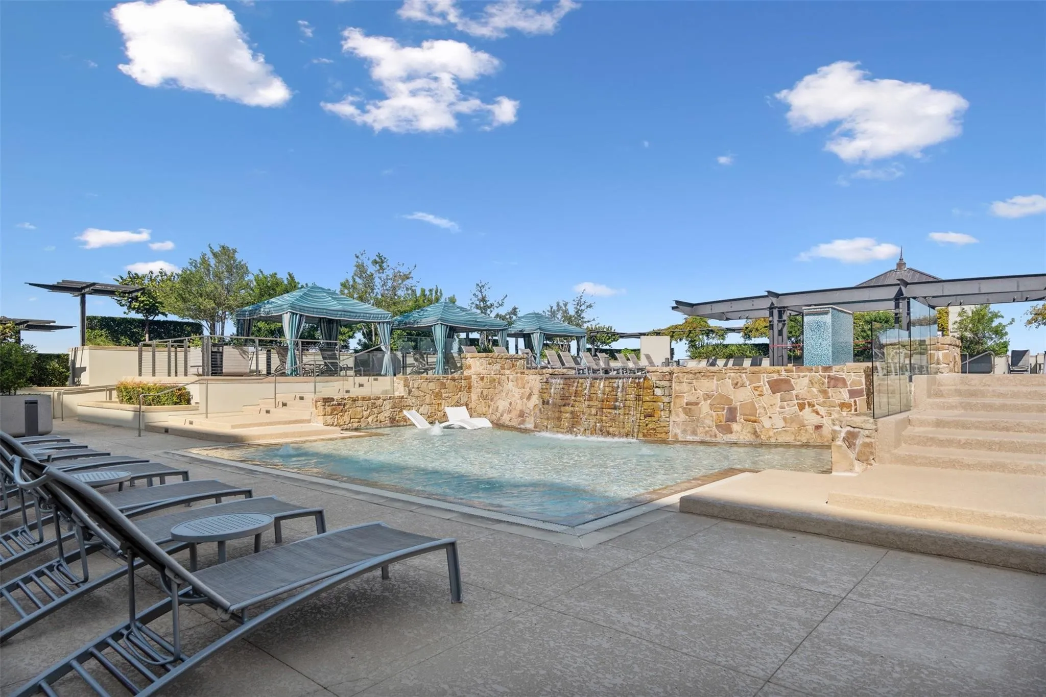 Condominium For Sale in Tarrant County , 2600 W 7th Street 2454, Fort Worth, Texas 76107, 2 Bedrooms, 2 Bathrooms, 2 Garage spaces, 1,536 Sqft, built in 1928, Price $485,000, mls#21307399, Real Estate Agent in Fort Worth, Homes For Sale in Tarrant county, Homes For Sale in Fort Worth, Realtor in Fort Worth Texas, Real Estate Brokerage Independent Realty Texas, Luminita Cordes Realtor