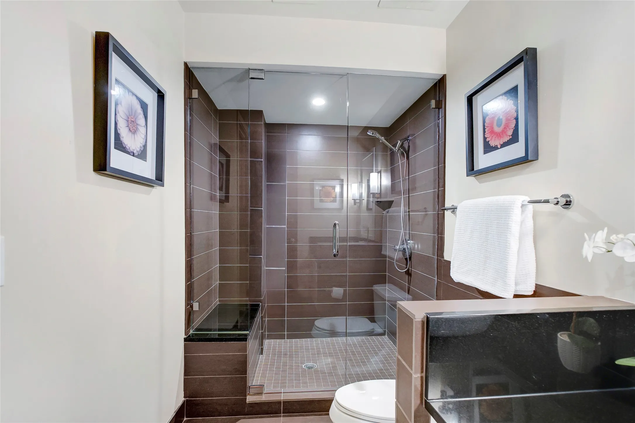 Condominium For Sale in Tarrant County , 2600 W 7th Street 2454, Fort Worth, Texas 76107, 2 Bedrooms, 2 Bathrooms, 2 Garage spaces, 1,536 Sqft, built in 1928, Price $485,000, mls#21307399, Real Estate Agent in Fort Worth, Homes For Sale in Tarrant county, Homes For Sale in Fort Worth, Realtor in Fort Worth Texas, Real Estate Brokerage Independent Realty Texas, Luminita Cordes Realtor