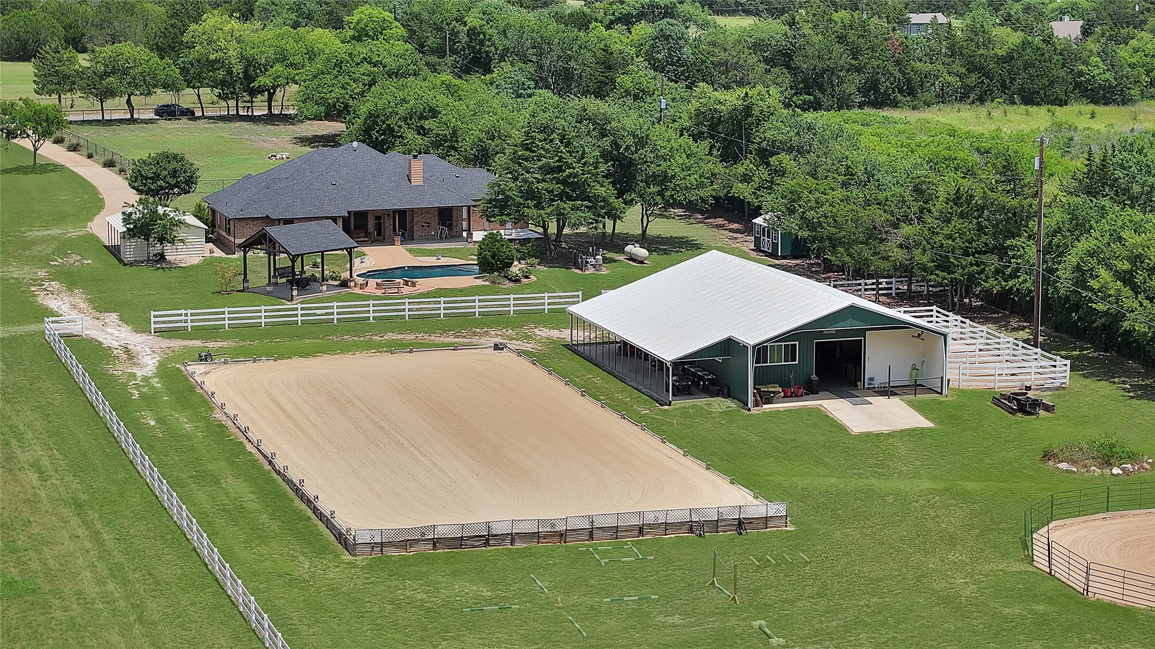 Slice of Equestrian Heaven. Live the dream!