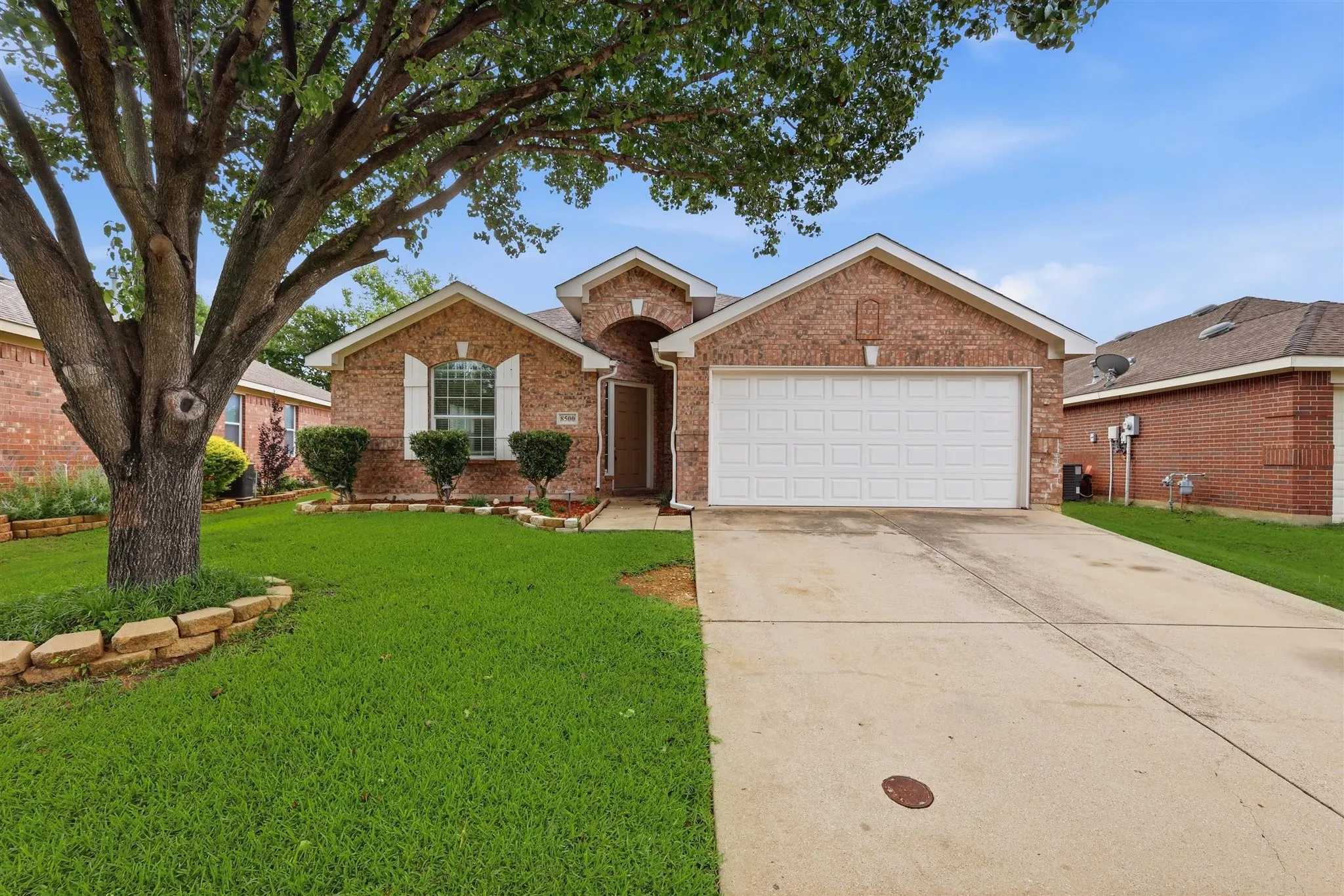Single Family Residence For Sale in Tarrant County , 8500 Prairie Fire Drive, Fort Worth, Texas 76131, 4 Bedroom, 2 Bathroom, 2 Garage spaces, 1,955 Sqft, built in 2003, mls#21265831, Real Estate Agent in Fort Worth, Homes For Sale in Tarrant county, Homes For Sale in Fort Worth, Realtor in Fort Worth Texas, Real Estate Brokerage Independent Realty Texas, Luminita Cordes Realtor