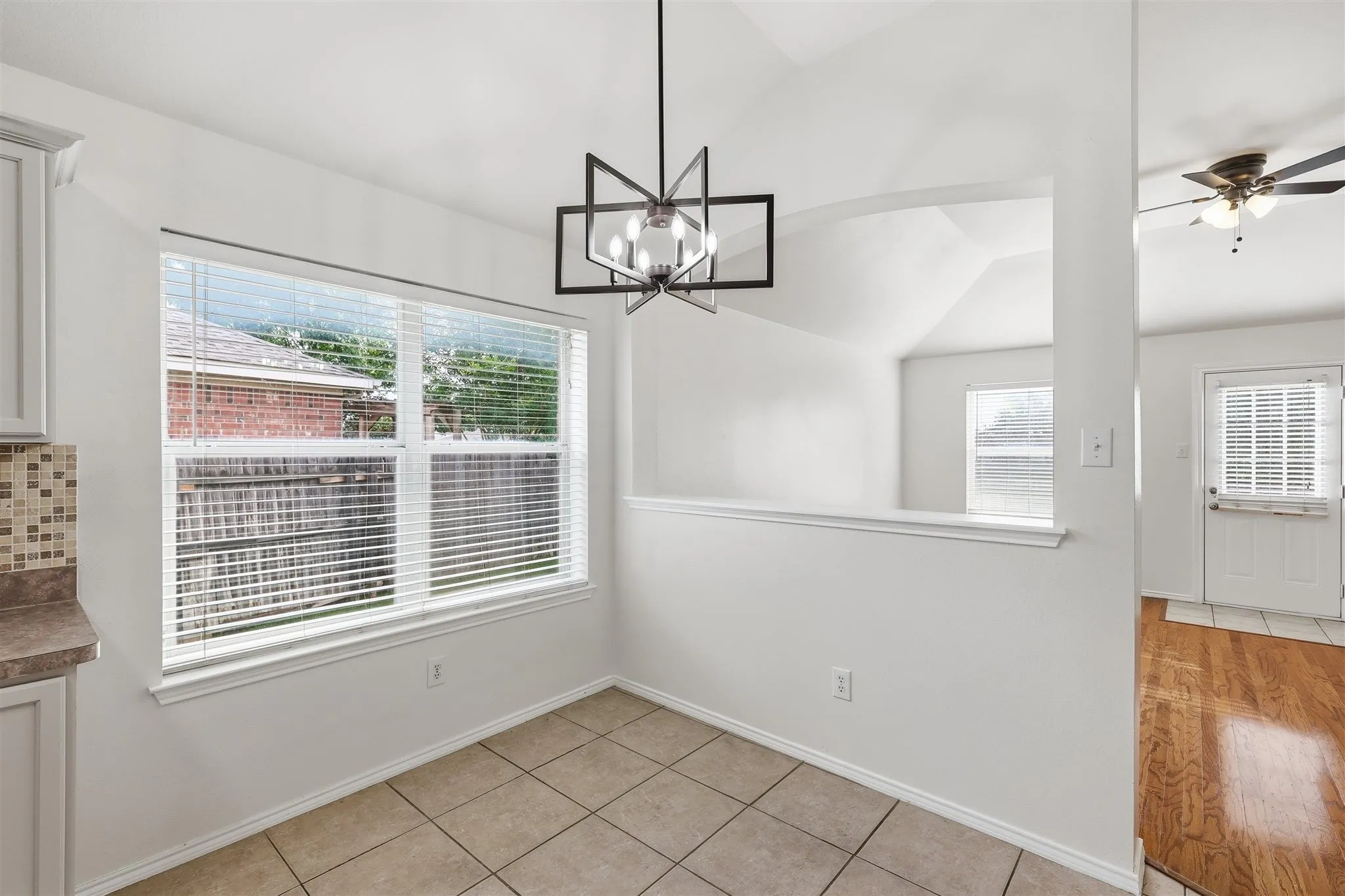 Single Family Residence For Sale in Tarrant County , 8500 Prairie Fire Drive, Fort Worth, Texas 76131, 4 Bedroom, 2 Bathroom, 2 Garage spaces, 1,955 Sqft, built in 2003, mls#21265831, Real Estate Agent in Fort Worth, Homes For Sale in Tarrant county, Homes For Sale in Fort Worth, Realtor in Fort Worth Texas, Real Estate Brokerage Independent Realty Texas, Luminita Cordes Realtor