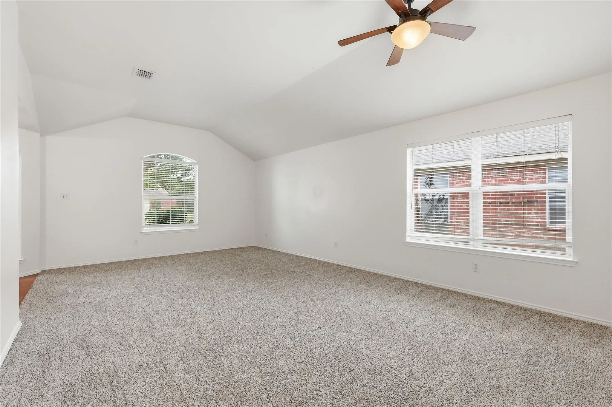 Single Family Residence For Sale in Tarrant County , 8500 Prairie Fire Drive, Fort Worth, Texas 76131, 4 Bedroom, 2 Bathroom, 2 Garage spaces, 1,955 Sqft, built in 2003, mls#21265831, Real Estate Agent in Fort Worth, Homes For Sale in Tarrant county, Homes For Sale in Fort Worth, Realtor in Fort Worth Texas, Real Estate Brokerage Independent Realty Texas, Luminita Cordes Realtor