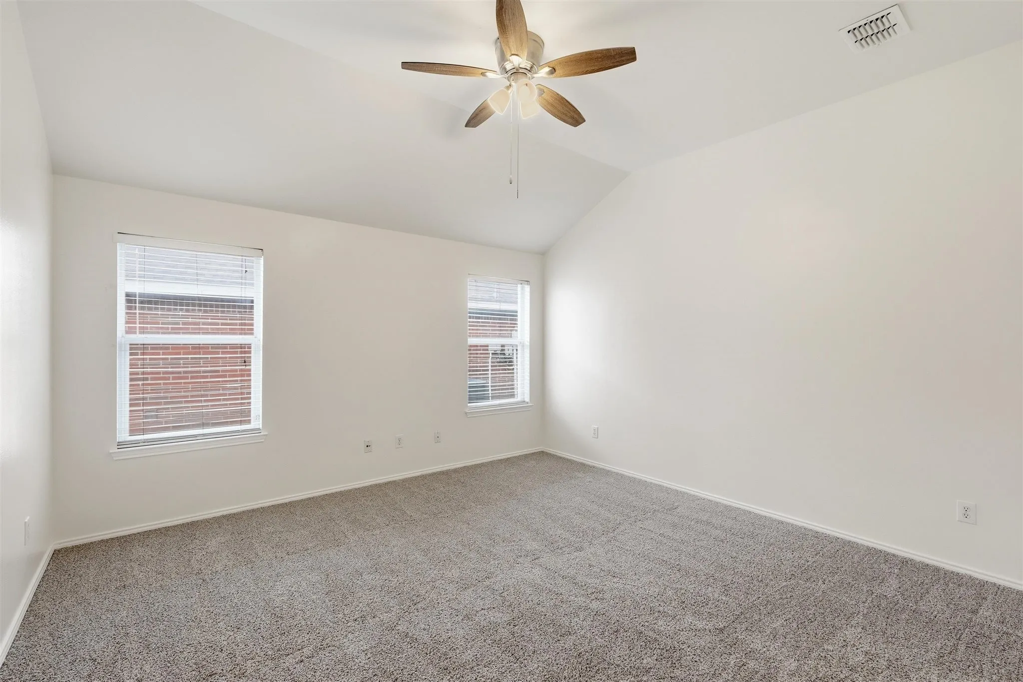 Single Family Residence For Sale in Tarrant County , 8500 Prairie Fire Drive, Fort Worth, Texas 76131, 4 Bedroom, 2 Bathroom, 2 Garage spaces, 1,955 Sqft, built in 2003, mls#21265831, Real Estate Agent in Fort Worth, Homes For Sale in Tarrant county, Homes For Sale in Fort Worth, Realtor in Fort Worth Texas, Real Estate Brokerage Independent Realty Texas, Luminita Cordes Realtor