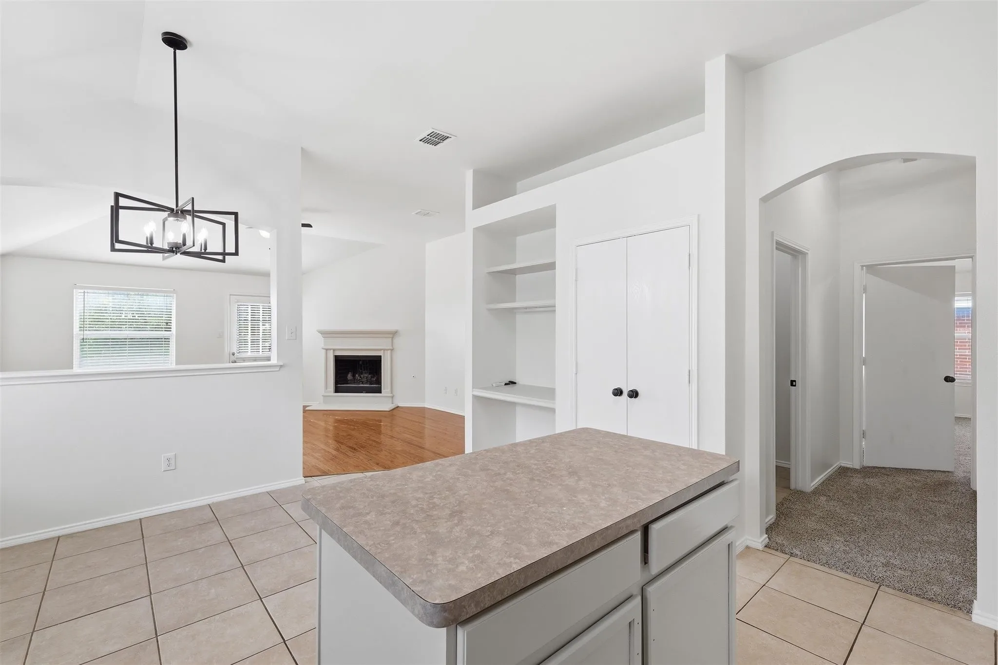 Single Family Residence For Sale in Tarrant County , 8500 Prairie Fire Drive, Fort Worth, Texas 76131, 4 Bedroom, 2 Bathroom, 2 Garage spaces, 1,955 Sqft, built in 2003, mls#21265831, Real Estate Agent in Fort Worth, Homes For Sale in Tarrant county, Homes For Sale in Fort Worth, Realtor in Fort Worth Texas, Real Estate Brokerage Independent Realty Texas, Luminita Cordes Realtor