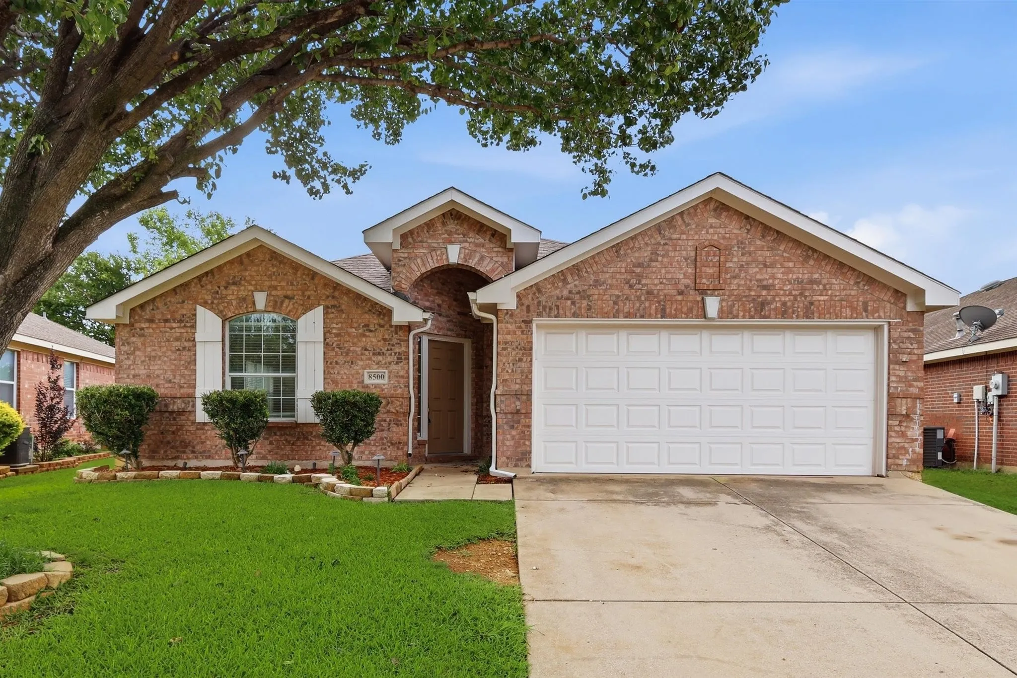 Single Family Residence For Sale in Tarrant County , 8500 Prairie Fire Drive, Fort Worth, Texas 76131, 4 Bedroom, 2 Bathroom, 2 Garage spaces, 1,955 Sqft, built in 2003, mls#21265831, Real Estate Agent in Fort Worth, Homes For Sale in Tarrant county, Homes For Sale in Fort Worth, Realtor in Fort Worth Texas, Real Estate Brokerage Independent Realty Texas, Luminita Cordes Realtor