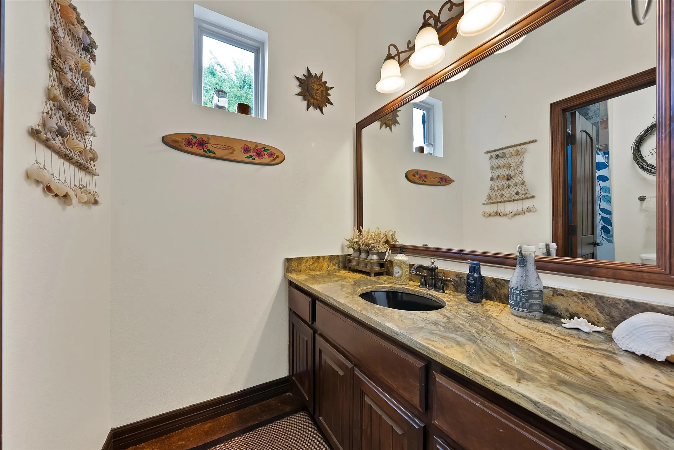 Jack n Jill has separate vanities