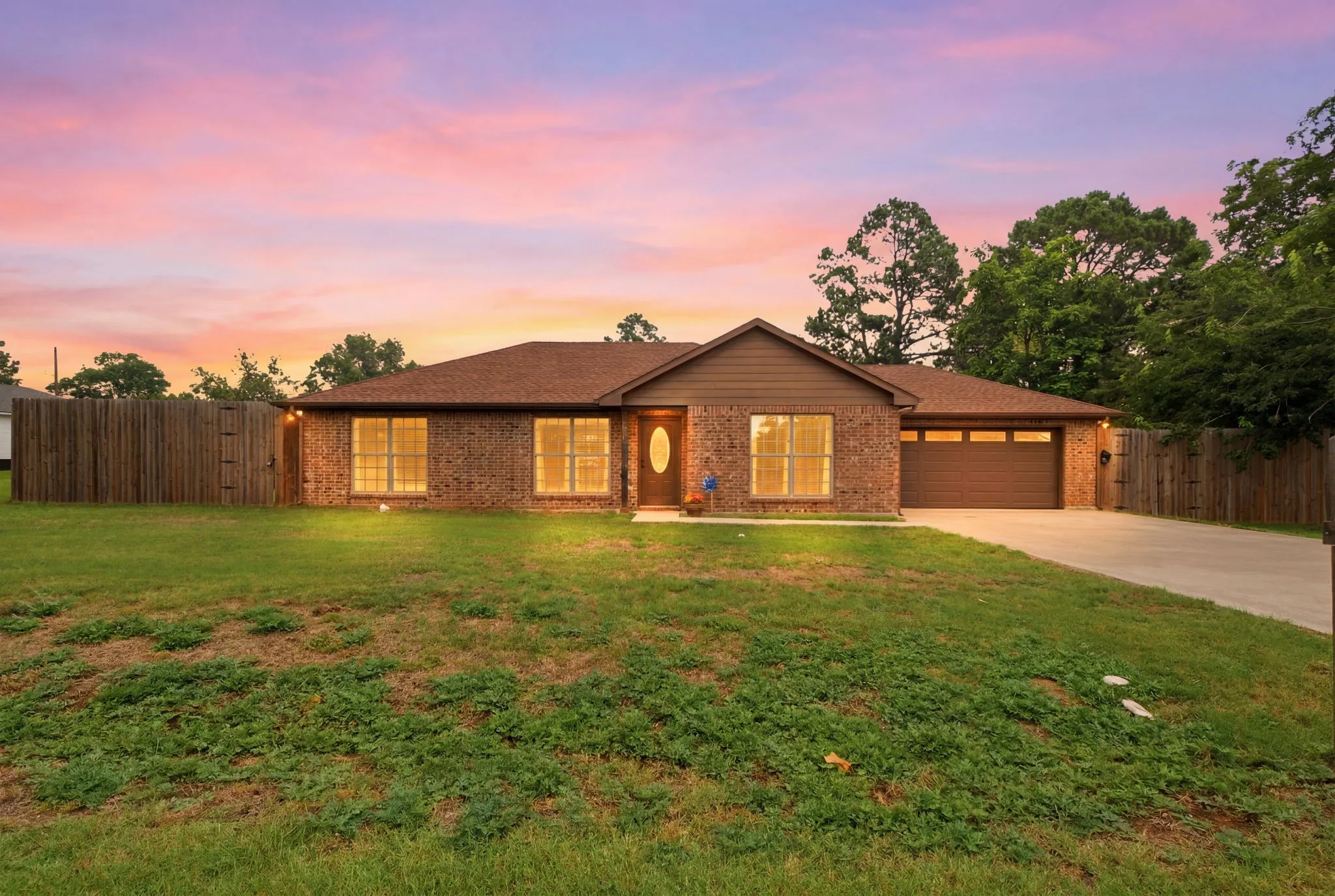 Single Family Residence For Sale in Grayson County , 315 Stone Street, Collinsville, Texas 76233, 3 Bedrooms, 2 Bathrooms, 2 Garage spaces, 1,301 Sqft, built in 2017, Price $300,000, mls#21303818, Real Estate Agent in Collinsville, Homes For Sale in Grayson county, Homes For Sale in Collinsville, Realtor in Collinsville Texas, Real Estate Brokerage Independent Realty Texas, Luminita Cordes Realtor