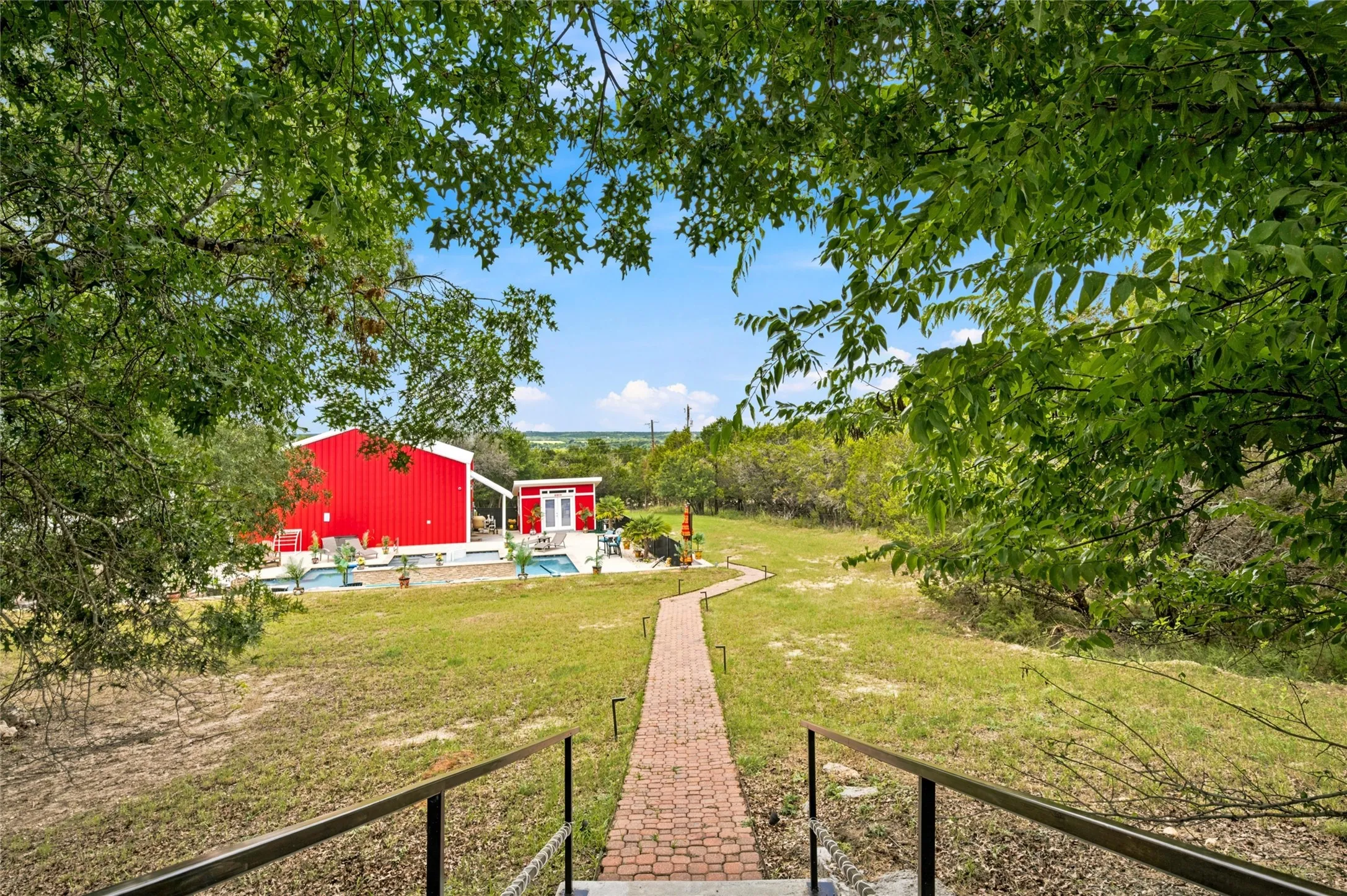 Single Family Residence For Sale in Bosque County , 291 CR 4275, Clifton, Texas 76634, 3 Bedroom, 3 Bathroom, Garage spaces, 2,581 Sqft, built in 1987, mls#21308122, Real Estate Agent in Clifton, Homes For Sale in Bosque county, Homes For Sale in Clifton, Realtor in Clifton Texas, Real Estate Brokerage Independent Realty Texas, Luminita Cordes Realtor