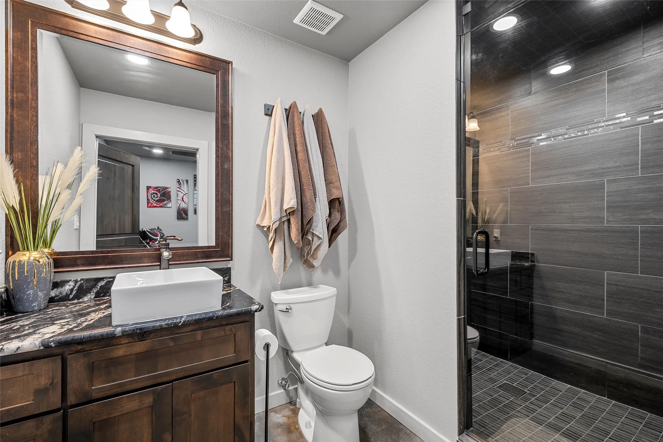 Single Family Residence For Sale in Bosque County , 291 CR 4275, Clifton, Texas 76634, 3 Bedroom, 3 Bathroom, Garage spaces, 2,581 Sqft, built in 1987, mls#21308122, Real Estate Agent in Clifton, Homes For Sale in Bosque county, Homes For Sale in Clifton, Realtor in Clifton Texas, Real Estate Brokerage Independent Realty Texas, Luminita Cordes Realtor