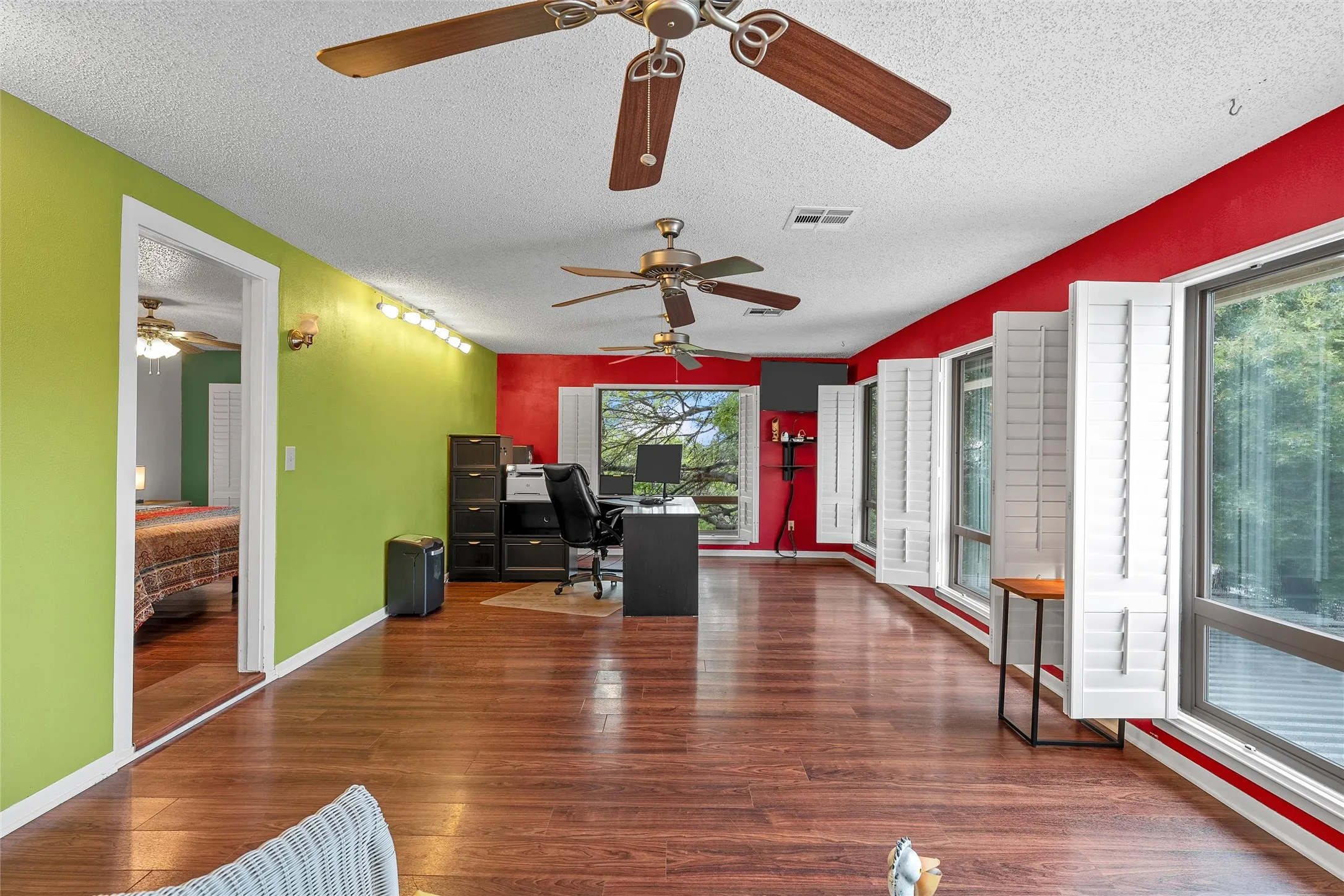 Single Family Residence For Sale in Bosque County , 291 CR 4275, Clifton, Texas 76634, 3 Bedroom, 3 Bathroom, Garage spaces, 2,581 Sqft, built in 1987, mls#21308122, Real Estate Agent in Clifton, Homes For Sale in Bosque county, Homes For Sale in Clifton, Realtor in Clifton Texas, Real Estate Brokerage Independent Realty Texas, Luminita Cordes Realtor