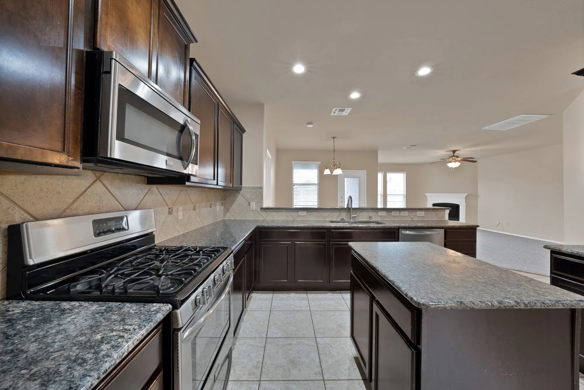 Single Family Residence For Sale in Collin County , 3405 Founders Way, Melissa, Texas 75454, 5 Bedroom, 3 Bathroom, 2 Garage spaces, 2,928 Sqft, built in 2014, mls#21304833, Real Estate Agent in Melissa, Homes For Sale in Collin county, Homes For Sale in Melissa, Realtor in Melissa Texas, Real Estate Brokerage Independent Realty Texas, Luminita Cordes Realtor