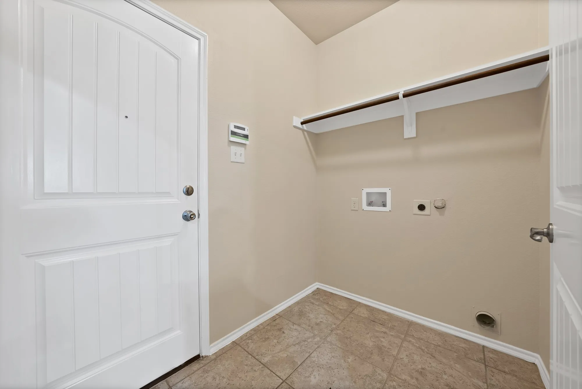 Single Family Residence For Sale in Collin County , 3405 Founders Way, Melissa, Texas 75454, 5 Bedroom, 3 Bathroom, 2 Garage spaces, 2,928 Sqft, built in 2014, mls#21304833, Real Estate Agent in Melissa, Homes For Sale in Collin county, Homes For Sale in Melissa, Realtor in Melissa Texas, Real Estate Brokerage Independent Realty Texas, Luminita Cordes Realtor