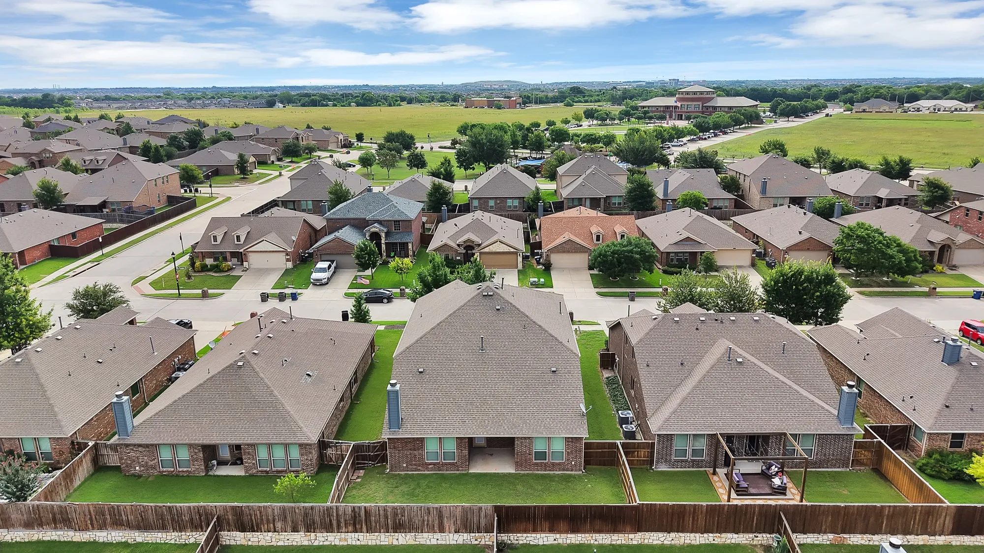 Single Family Residence For Sale in Collin County , 3405 Founders Way, Melissa, Texas 75454, 5 Bedroom, 3 Bathroom, 2 Garage spaces, 2,928 Sqft, built in 2014, mls#21304833, Real Estate Agent in Melissa, Homes For Sale in Collin county, Homes For Sale in Melissa, Realtor in Melissa Texas, Real Estate Brokerage Independent Realty Texas, Luminita Cordes Realtor