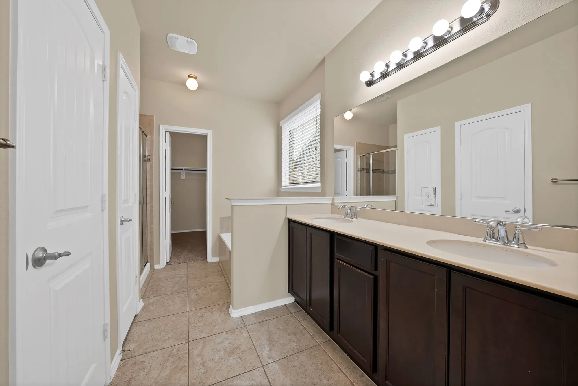 Single Family Residence For Sale in Collin County , 3405 Founders Way, Melissa, Texas 75454, 5 Bedroom, 3 Bathroom, 2 Garage spaces, 2,928 Sqft, built in 2014, mls#21304833, Real Estate Agent in Melissa, Homes For Sale in Collin county, Homes For Sale in Melissa, Realtor in Melissa Texas, Real Estate Brokerage Independent Realty Texas, Luminita Cordes Realtor