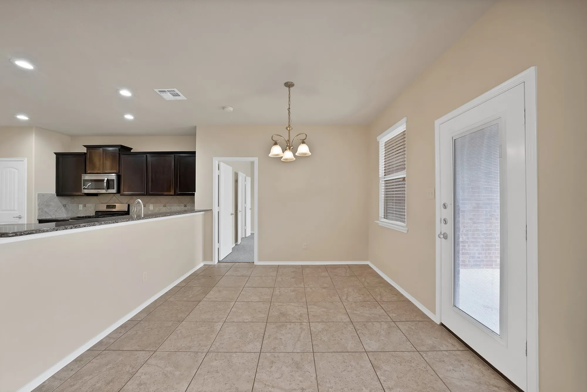 Single Family Residence For Sale in Collin County , 3405 Founders Way, Melissa, Texas 75454, 5 Bedroom, 3 Bathroom, 2 Garage spaces, 2,928 Sqft, built in 2014, mls#21304833, Real Estate Agent in Melissa, Homes For Sale in Collin county, Homes For Sale in Melissa, Realtor in Melissa Texas, Real Estate Brokerage Independent Realty Texas, Luminita Cordes Realtor