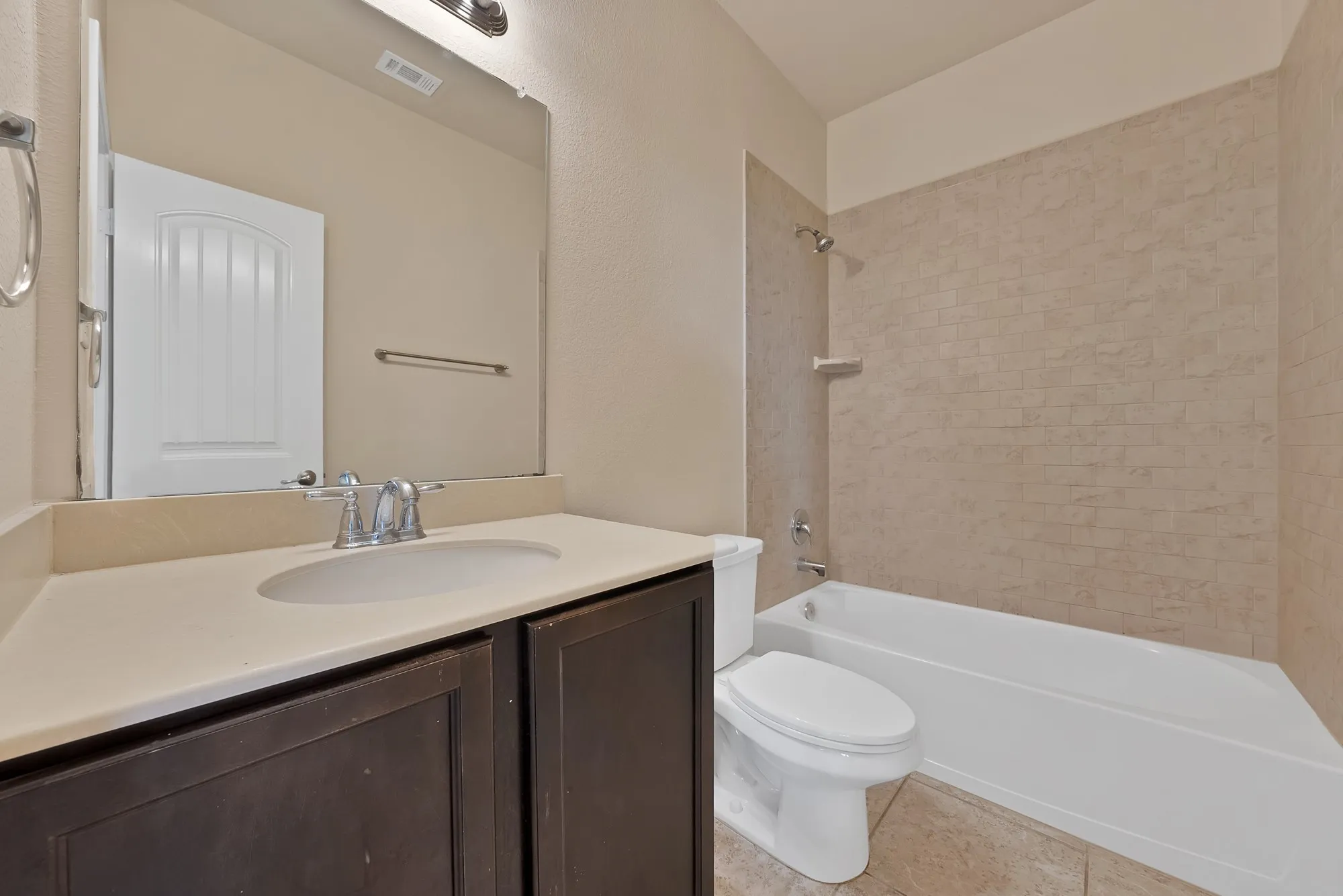 Single Family Residence For Sale in Collin County , 3405 Founders Way, Melissa, Texas 75454, 5 Bedroom, 3 Bathroom, 2 Garage spaces, 2,928 Sqft, built in 2014, mls#21304833, Real Estate Agent in Melissa, Homes For Sale in Collin county, Homes For Sale in Melissa, Realtor in Melissa Texas, Real Estate Brokerage Independent Realty Texas, Luminita Cordes Realtor