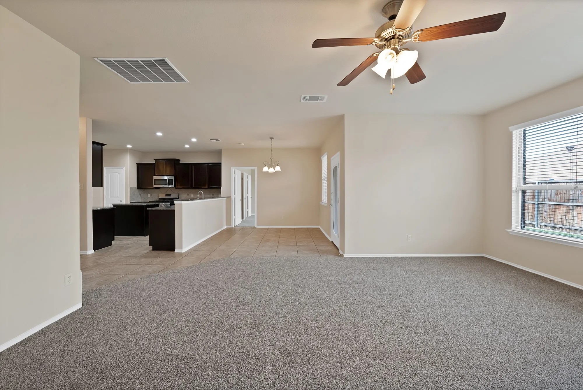 Single Family Residence For Sale in Collin County , 3405 Founders Way, Melissa, Texas 75454, 5 Bedroom, 3 Bathroom, 2 Garage spaces, 2,928 Sqft, built in 2014, mls#21304833, Real Estate Agent in Melissa, Homes For Sale in Collin county, Homes For Sale in Melissa, Realtor in Melissa Texas, Real Estate Brokerage Independent Realty Texas, Luminita Cordes Realtor