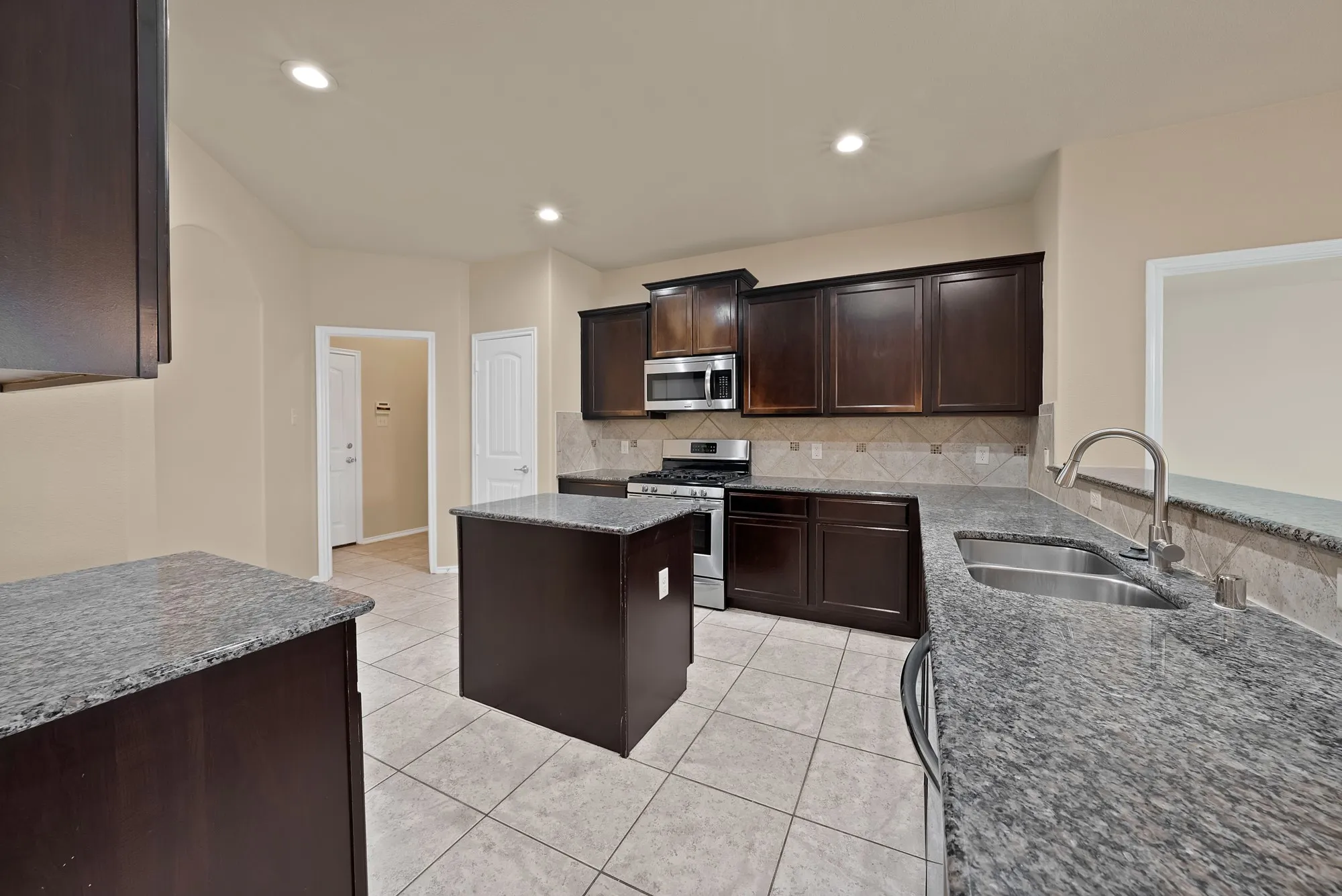 Single Family Residence For Sale in Collin County , 3405 Founders Way, Melissa, Texas 75454, 5 Bedroom, 3 Bathroom, 2 Garage spaces, 2,928 Sqft, built in 2014, mls#21304833, Real Estate Agent in Melissa, Homes For Sale in Collin county, Homes For Sale in Melissa, Realtor in Melissa Texas, Real Estate Brokerage Independent Realty Texas, Luminita Cordes Realtor