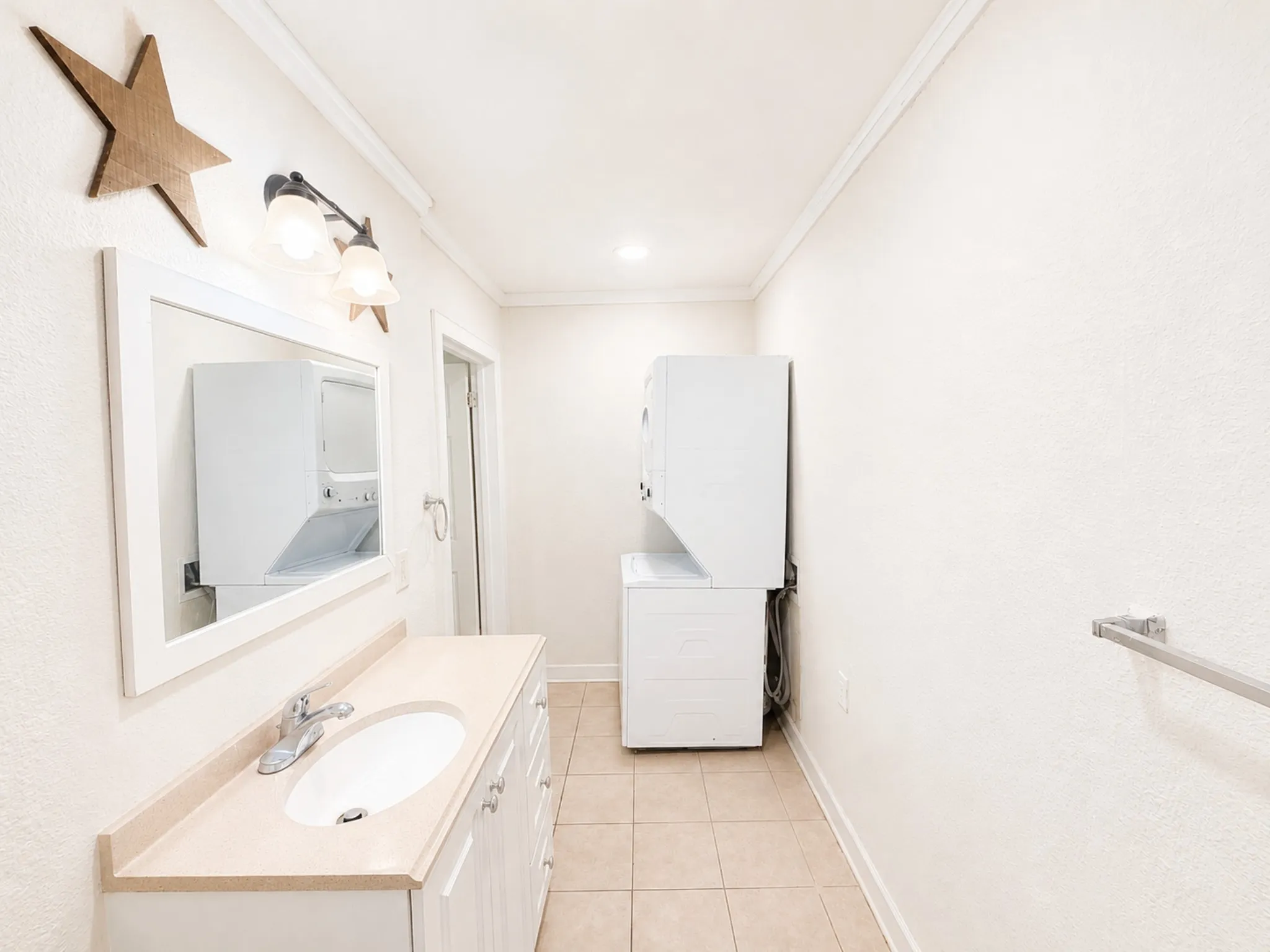 Single Family Residence For Sale in Navarro County , 2732 W Collin Street, Corsicana, Texas 75110, 2 Bedroom, 1 Bathroom, Garage spaces, 1,020 Sqft, built in 1950, mls#21308193, Real Estate Agent in Corsicana, Homes For Sale in Navarro county, Homes For Sale in Corsicana, Realtor in Corsicana Texas, Real Estate Brokerage Independent Realty Texas, Luminita Cordes Realtor