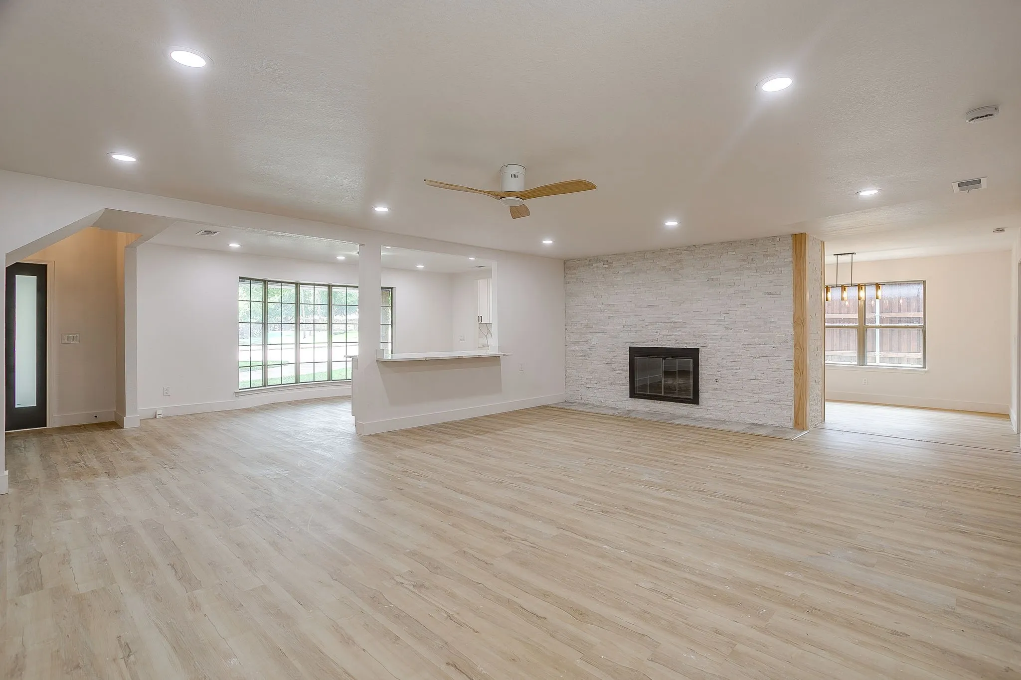 Single Family Residence For Sale in Collin County , 2601 Briarwood Drive, Plano, Texas 75074, 4 Bedroom, 4 Bathroom, 2 Garage spaces, 3,155 Sqft, built in 1969, mls#21307402, Real Estate Agent in Plano, Homes For Sale in Collin county, Homes For Sale in Plano, Realtor in Plano Texas, Real Estate Brokerage Independent Realty Texas, Luminita Cordes Realtor